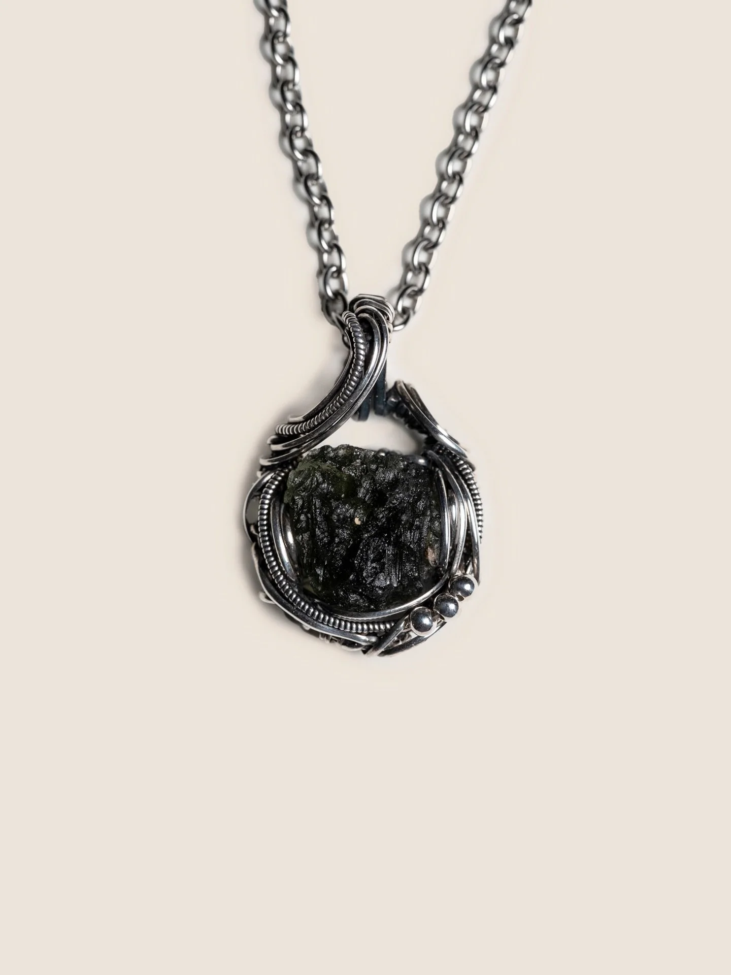 捷克隕石吊咀
- 925/999純銀

Moldavite Pendant 
- sterling &amp; fine silver.

///

&mdash;&mdash;&mdash;&mdash;&mdash;&mdash;&mdash;&mdash;&mdash;
迴 繞 製 物
Wrap Around Studio 

Wire Wrapped Jewellery 
歡迎DM查詢.
.
.
.
#wirewrappedjewelry