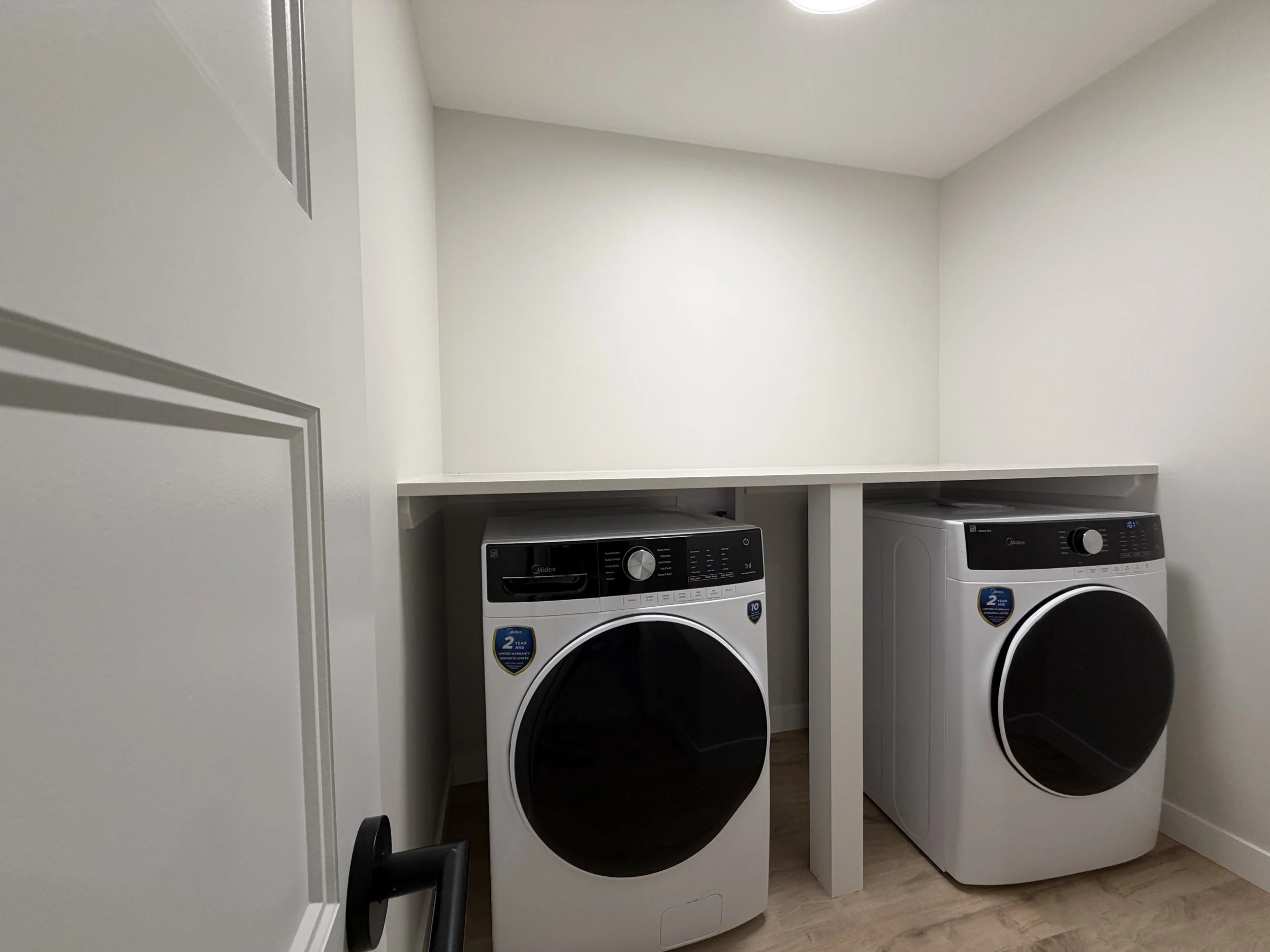115 - laundry room .JPG