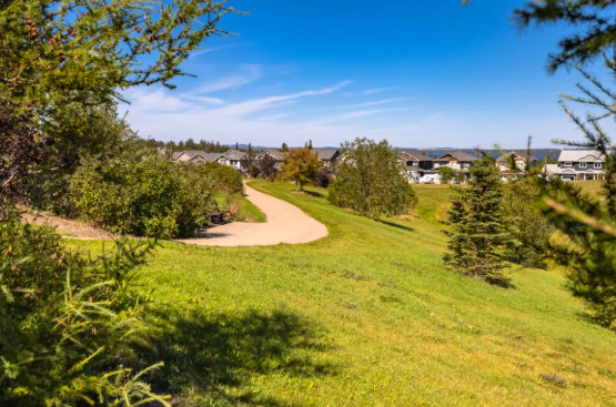 walking path in Crestview, Sylvan lake