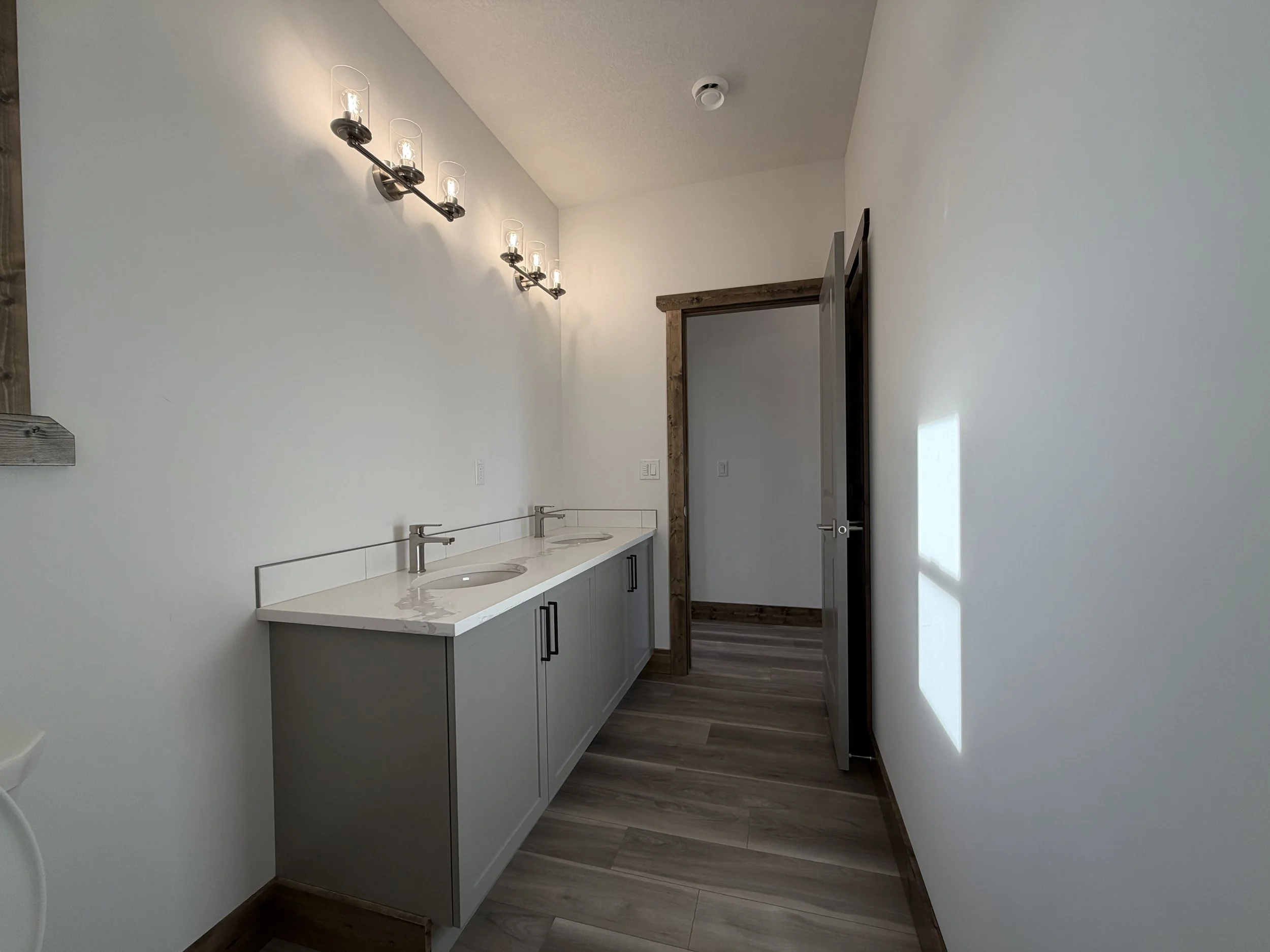 Walker - Bathroom 2.JPG