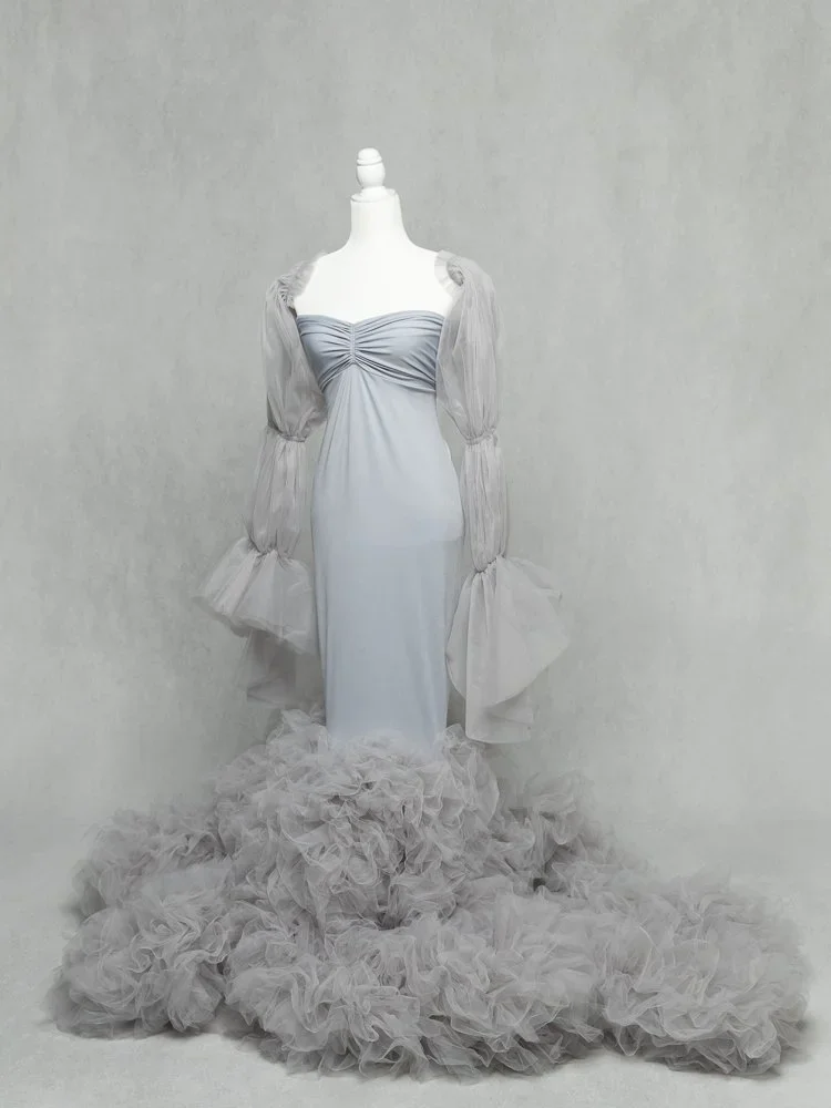 Paris Mama 
 Color:  Gray  Size:  Average  Coverage:  Full Coverage 

This gown can be used as strapless or with the sleeves. It contours the body and has a dramatic finish below the knees. Nude panties and strapless work best for this dress.