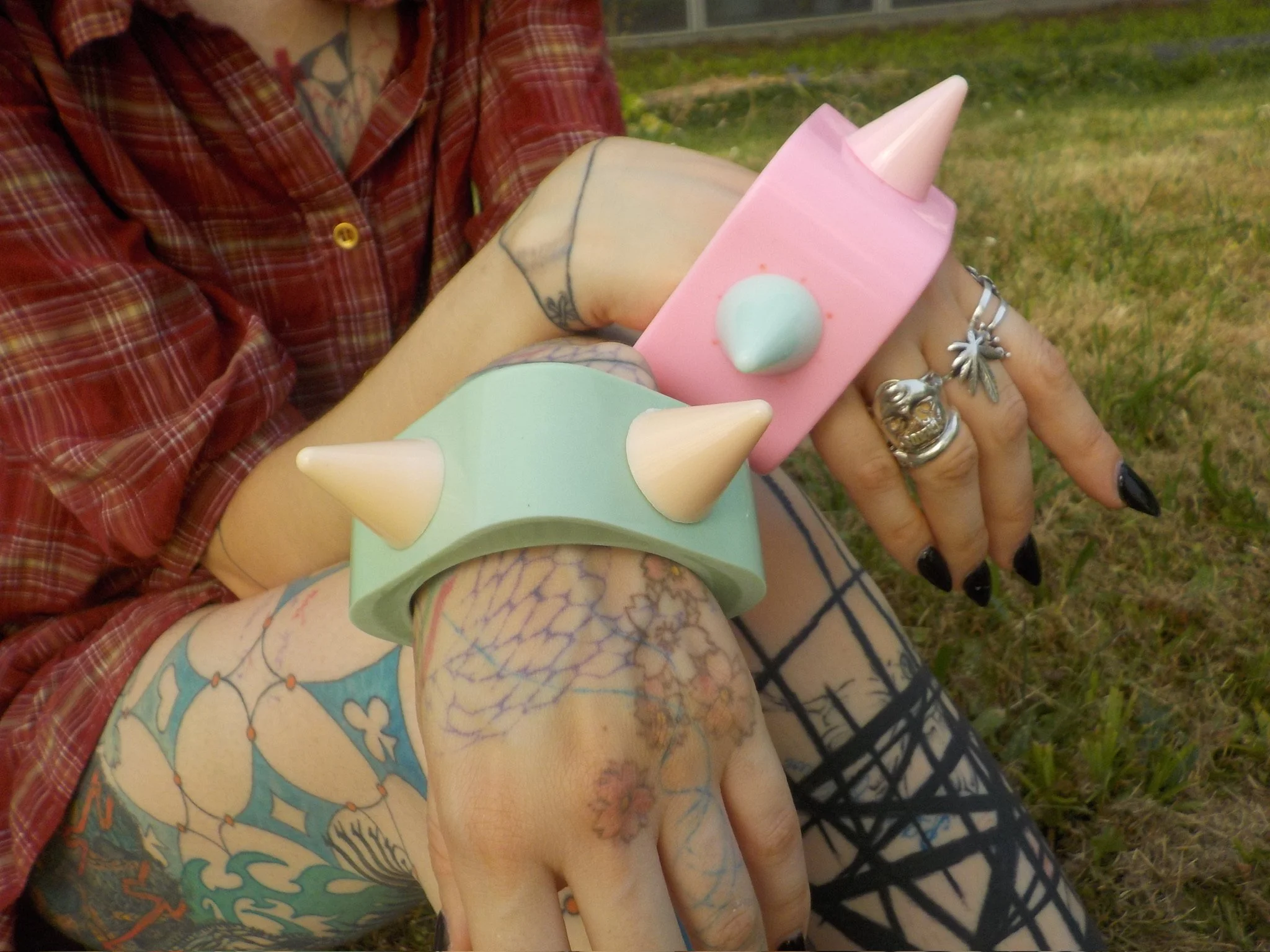 Spiky XXL Handcuff