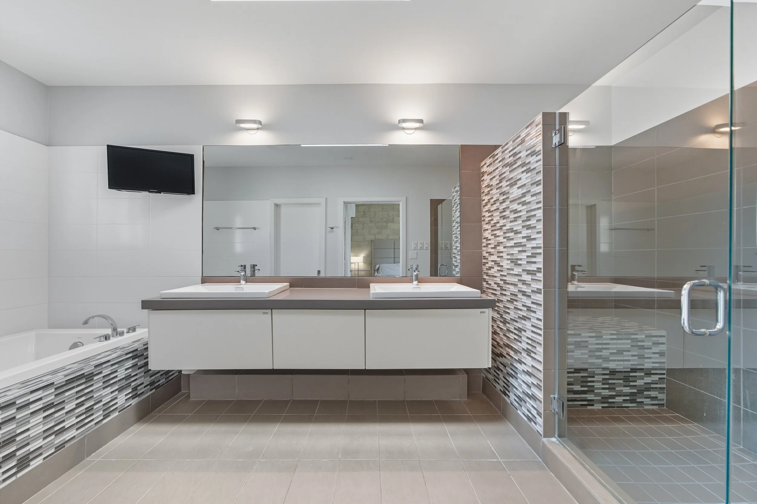 1210 W Webster St HDR-28.jpg