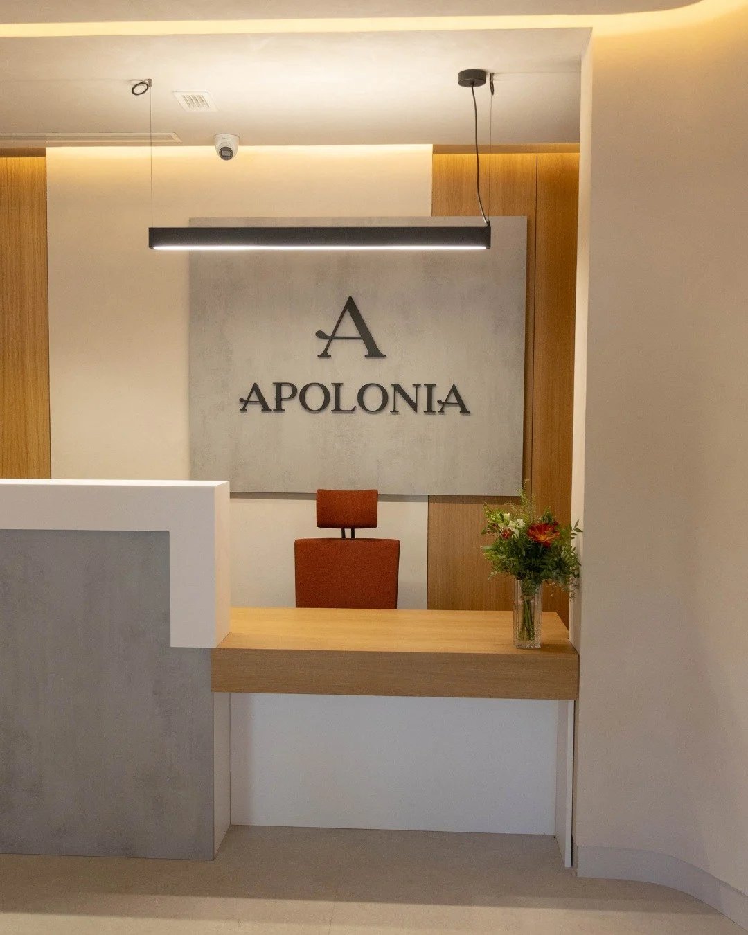 Las puertas de nuestra cl&iacute;nica en Valladolid est&aacute;n abiertas.
Un espacio moderno y acogedor con 4 boxes equipados para cuidar la salud bucodental de toda la familia.
Ven a conocernos y descubre una nueva forma de sonre&iacute;r.

Reserva