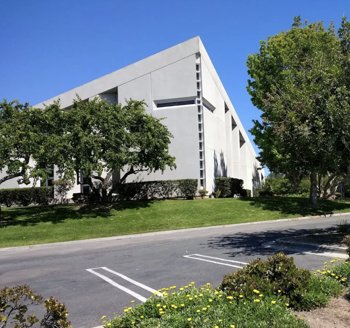 Exterior image of Bethlehem Lutheran Church in Encinitas CA