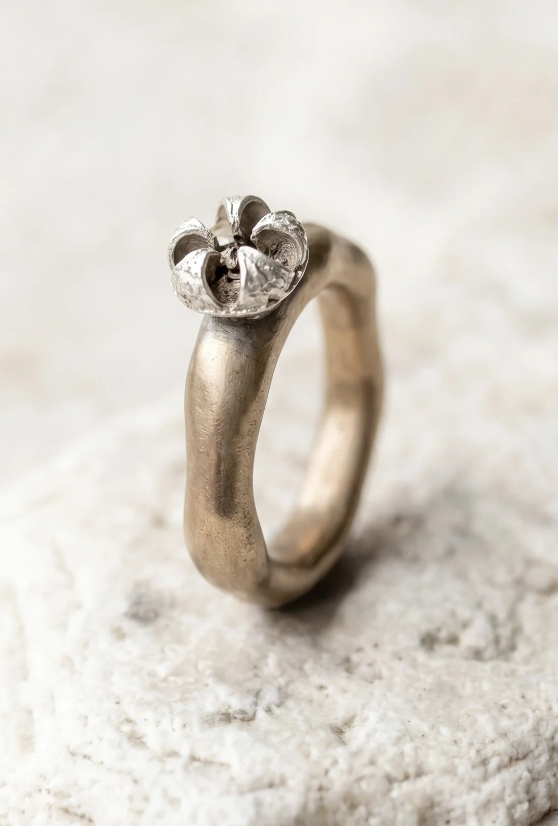 Manuka Ring in Bronze and Silver