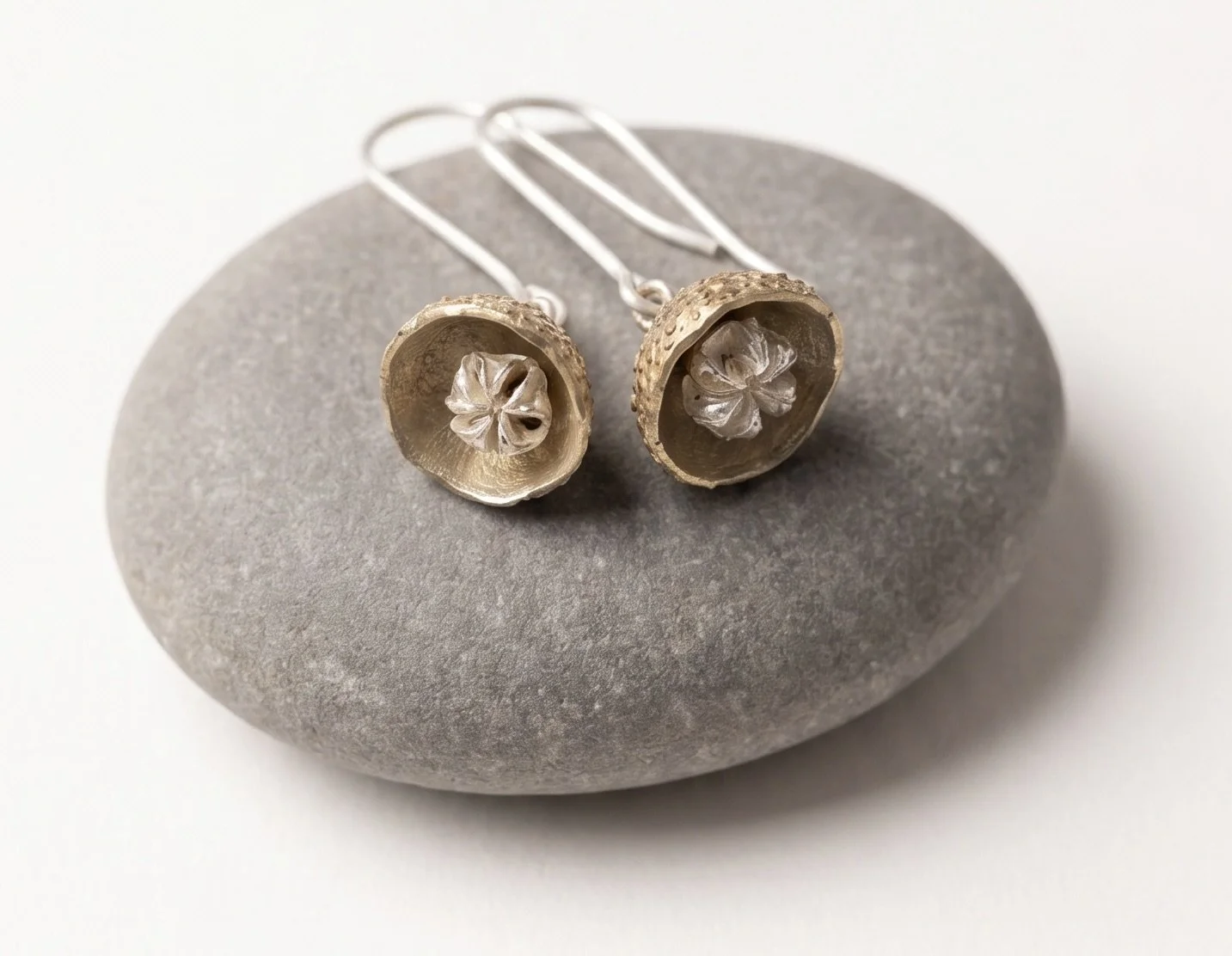 Oak meets Manuka Earrings