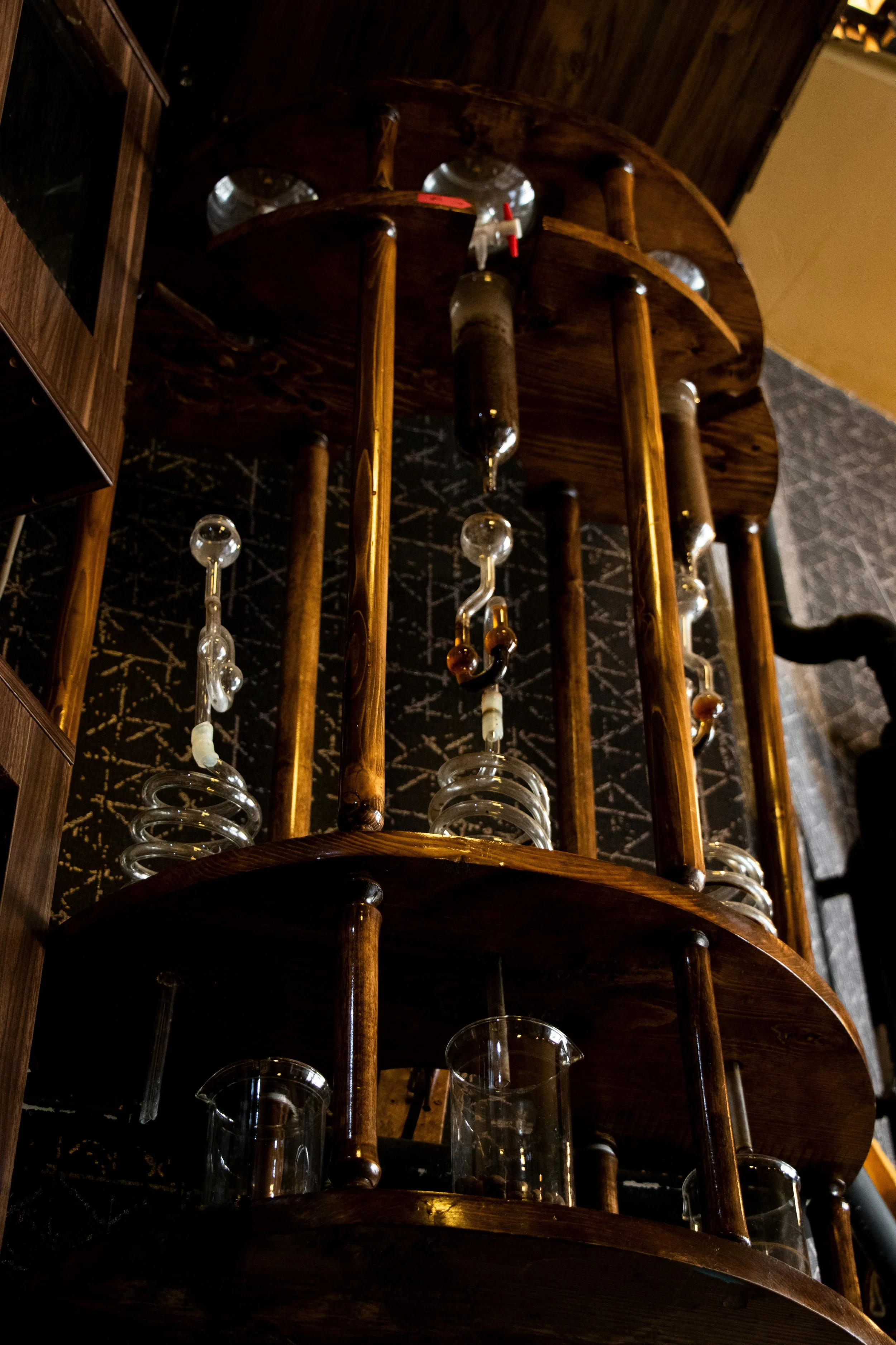 Duftwasser im 19. Jahrhundert: Wie Parfüm über Geschmack, Sehnsucht und Status erzählte.