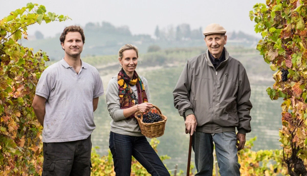 Poderi Colla winery in Piemonte, Italy, producing high-quality Nebbiolo, Barolo, and Barbera with elegance, balance, and expressive terroir character.