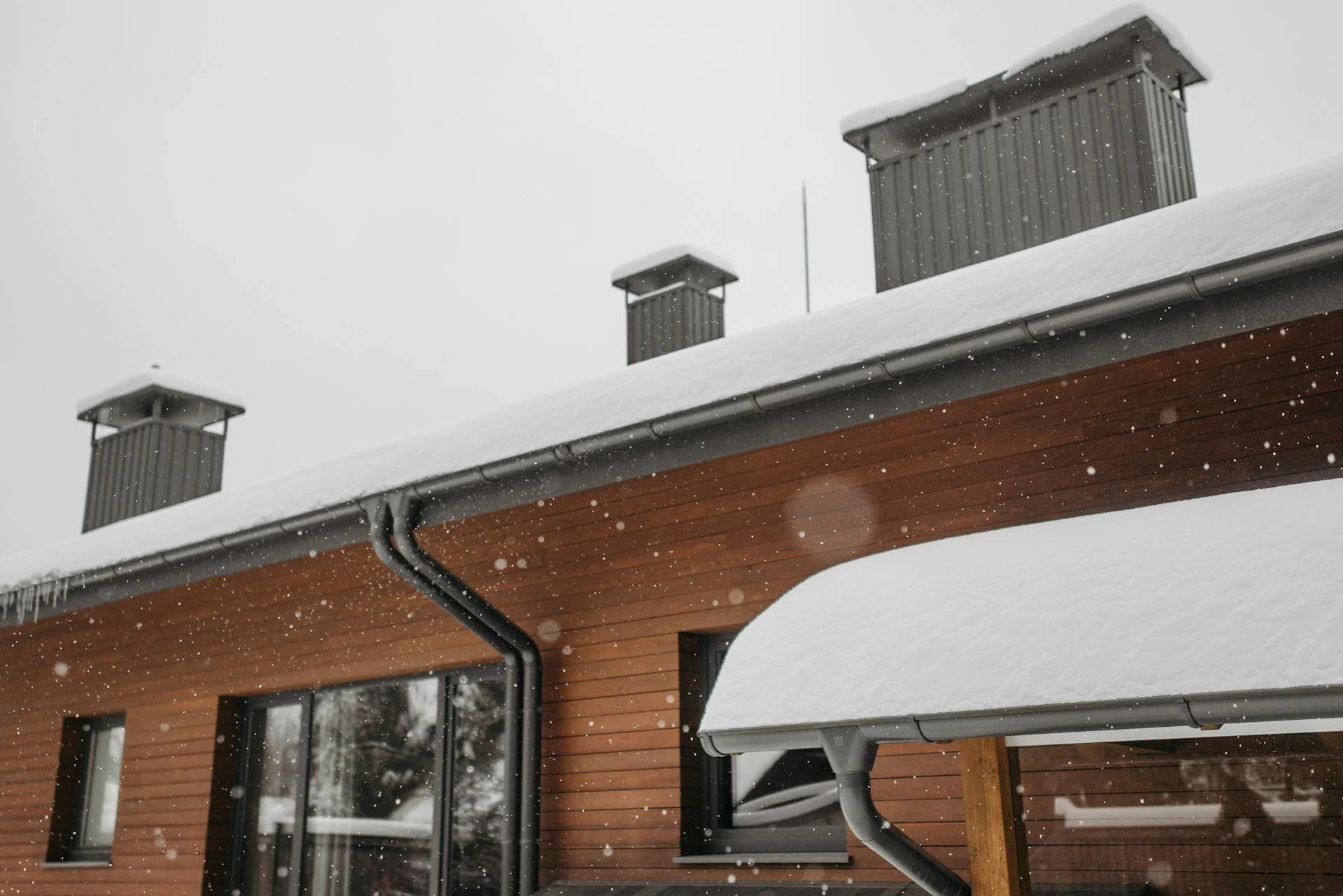 How Much Does Roof Snow Removal Cost in Orangeville?