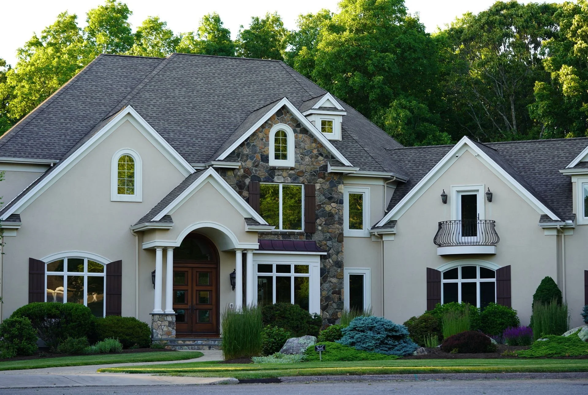 cambridge roofing company roof replacement and repair