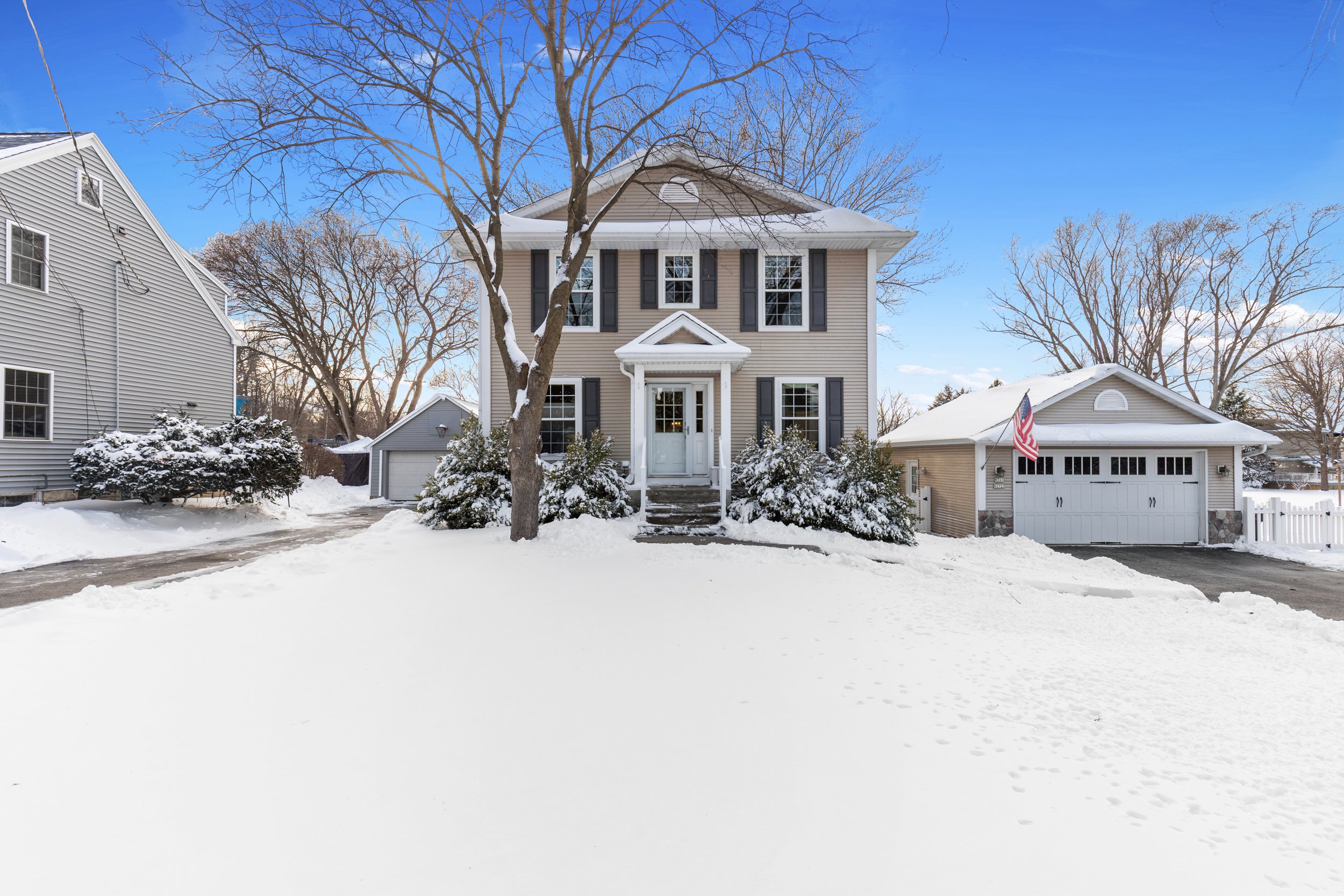 SOLD! Charming 3BR/2.5BA Pewaukee Home with Lake Access – Lake Country Living