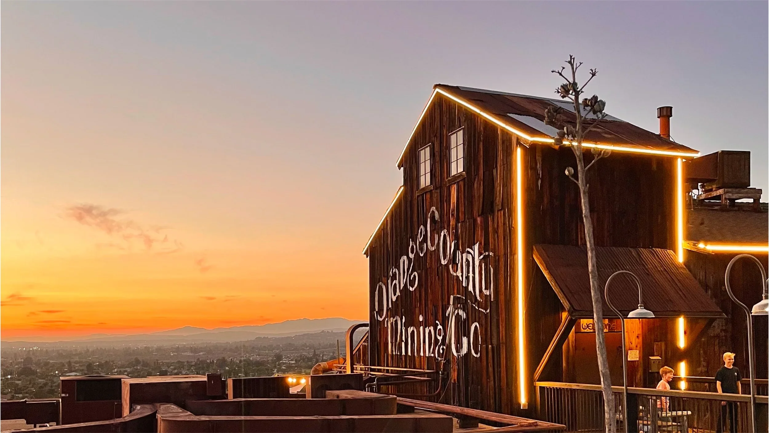 A Valentine’s Candlelight Dinner With a View Returns to Orange