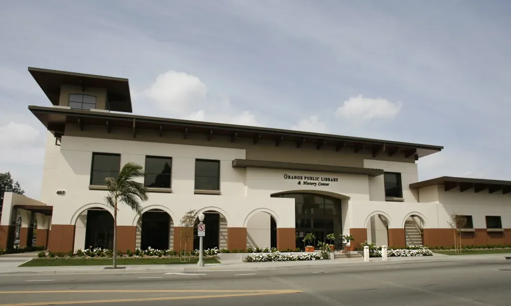 Monday Mysteries Book Club Brings Mystery Lovers Together in Orange