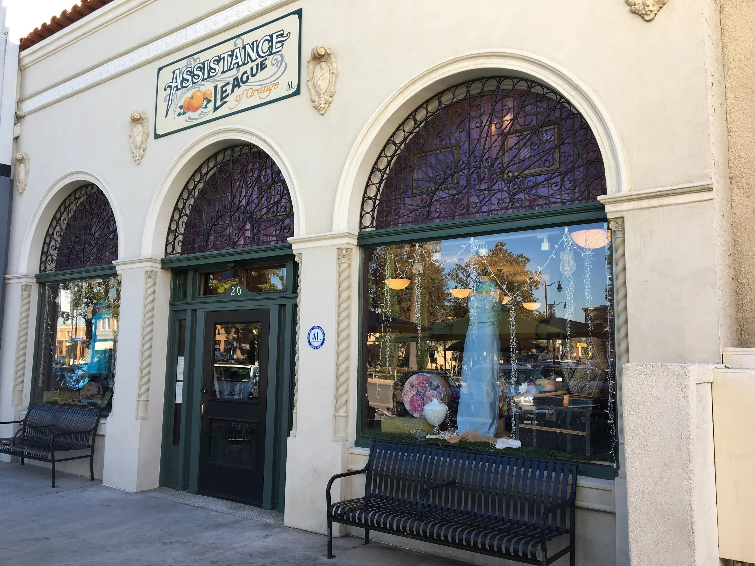Explore Membership Event Invites Residents to Give Back in Orange