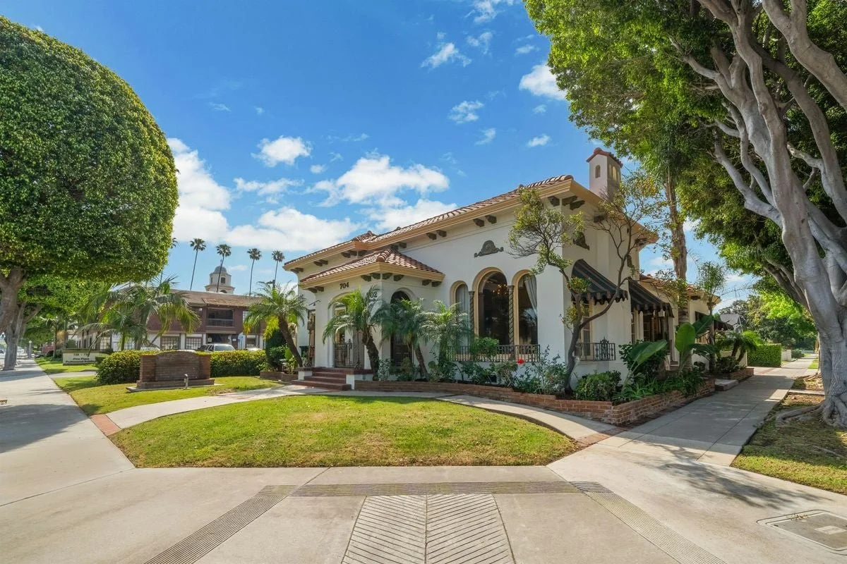 Historic Home Tour Offers Rare Look Inside a 1927 Residence in Orange