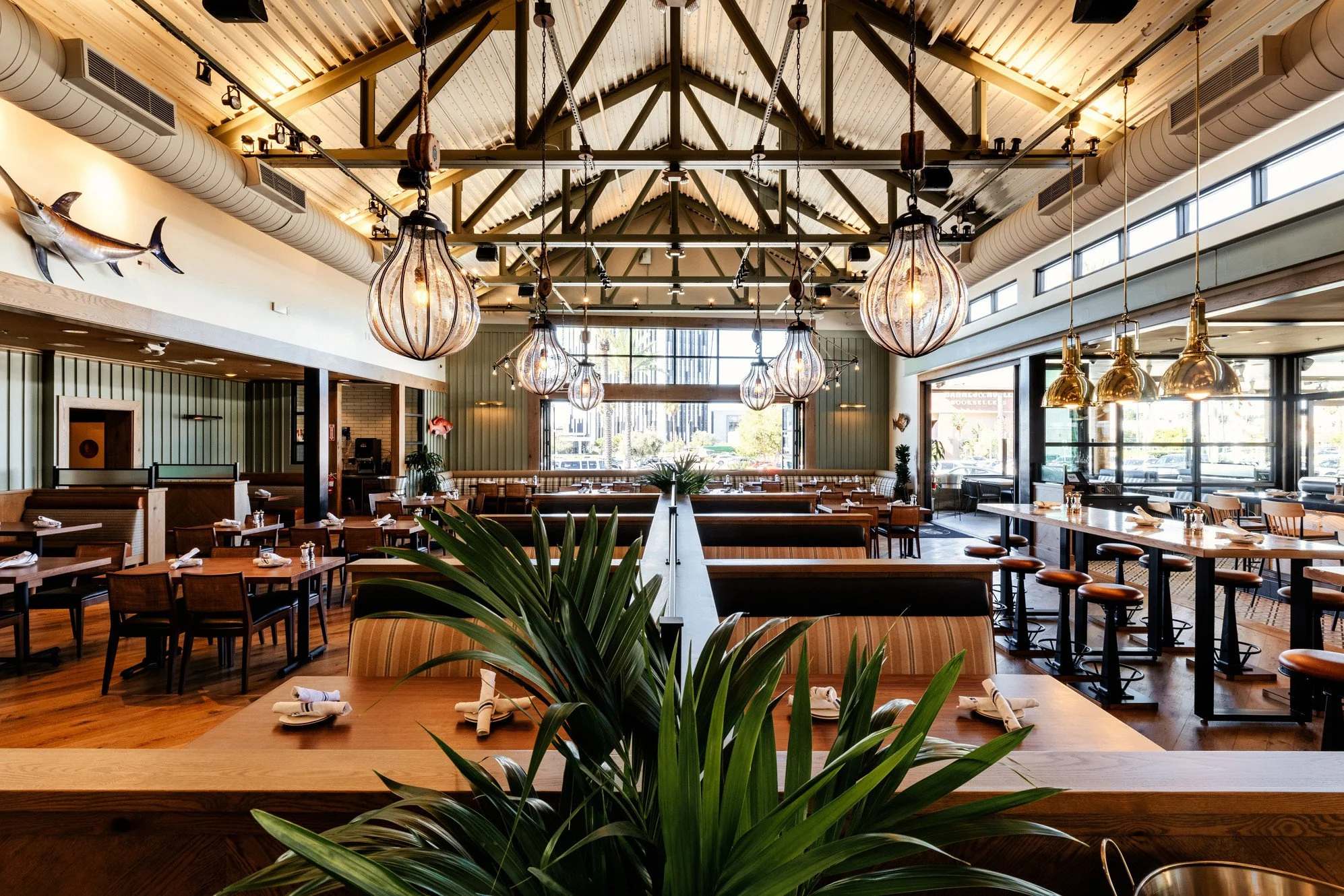 Market Broiler Happy Hour Brings Seafood Bites and Drink Specials to Orange
