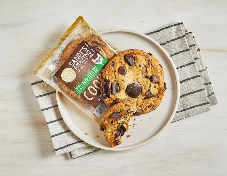 Chocolate chip cookie