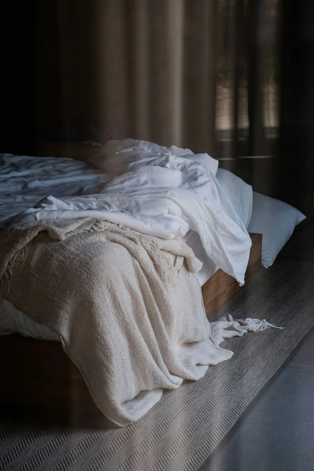 The Invisible Thread: On Scent, Memory, and the Gentlemen Who Linger