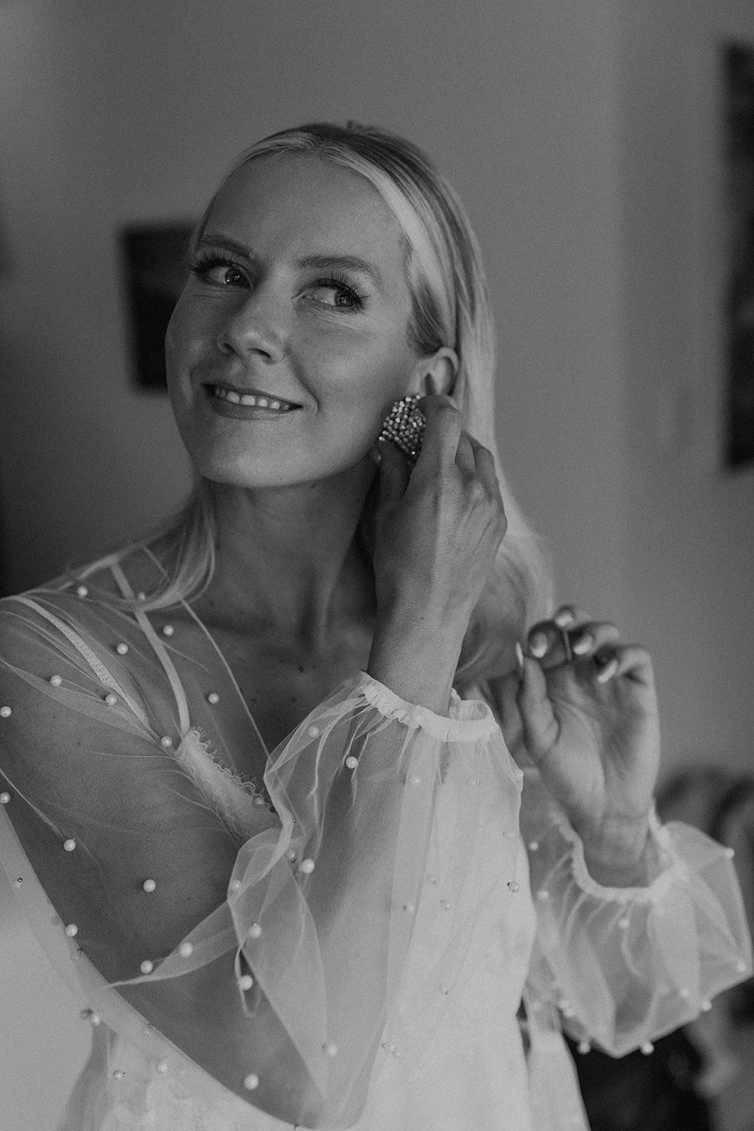 squamish-wedding-hair-voluminous-waves-nina-farrauto.JPG