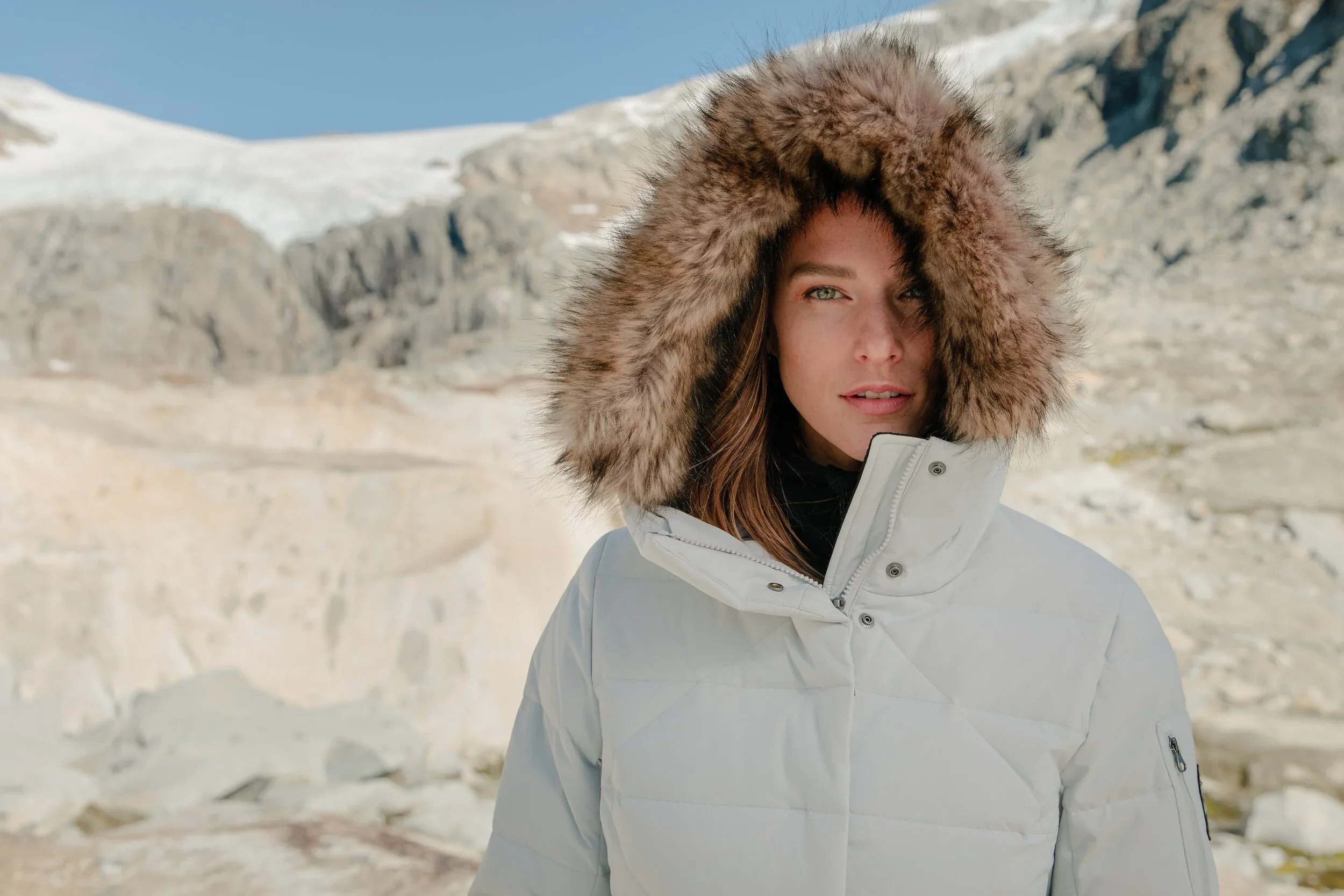 MikeSeehagel_EddieBauer_Holiday2020_169015_MS_6035.webp