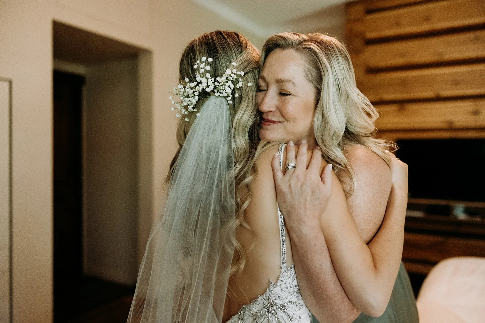 Pemberton-Hairstylist-Whistler-Wedding-Bridal.jpg