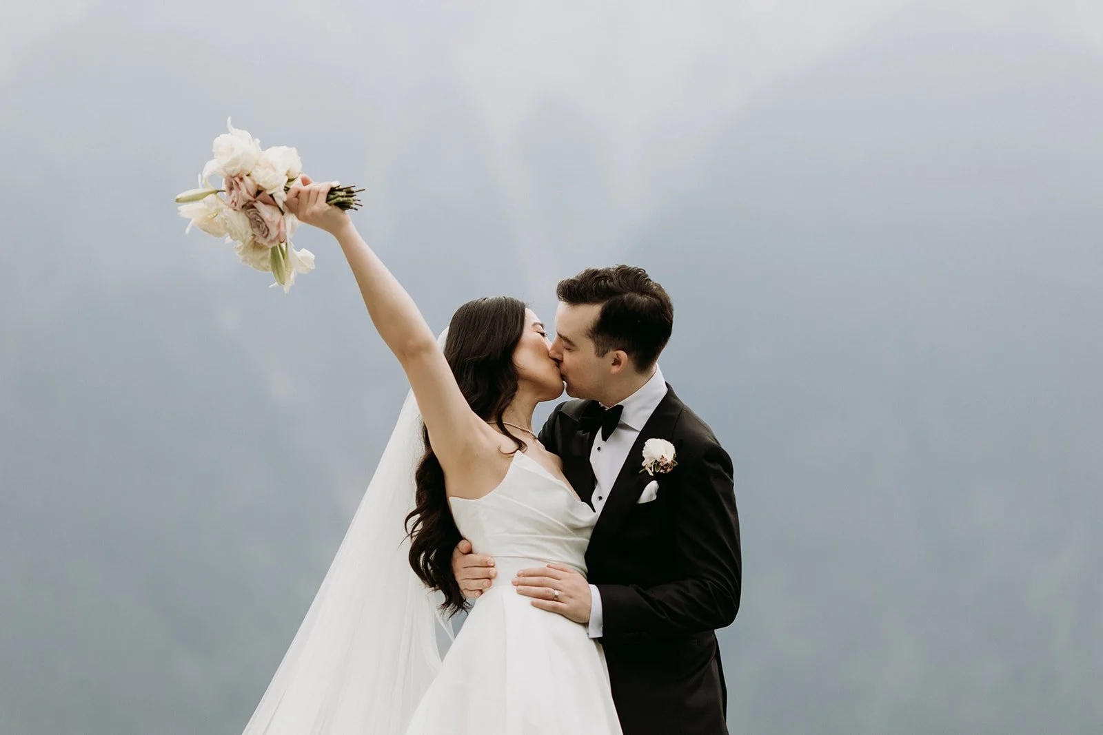 mountain-sea-to-sky-bridal-makeup-hair-artist-nina-farrauto.jpg