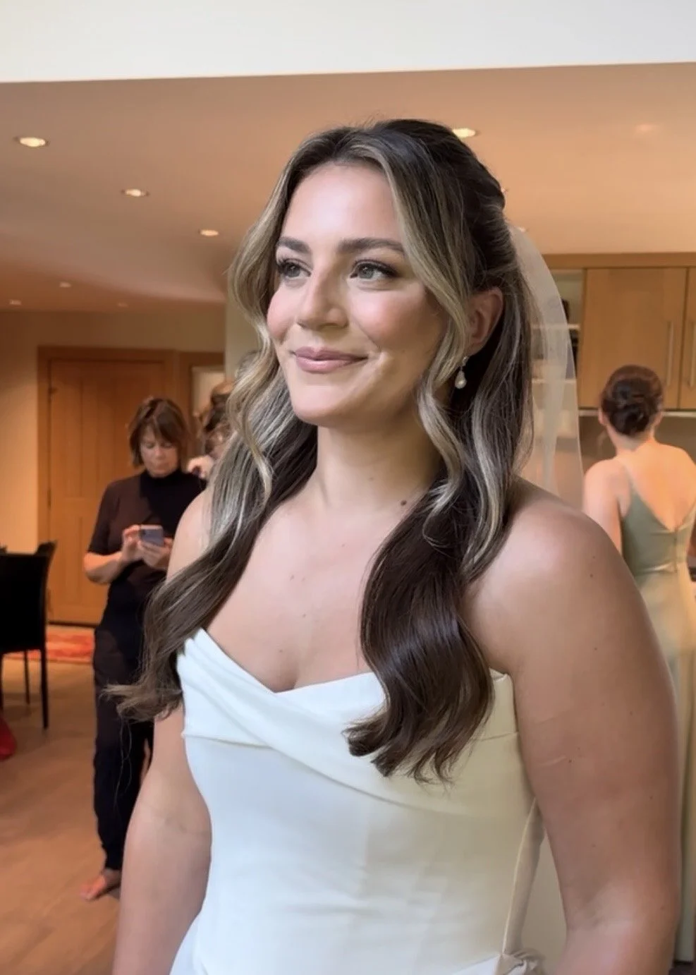 Pemberton-wedding-makeup-artist.jpg
