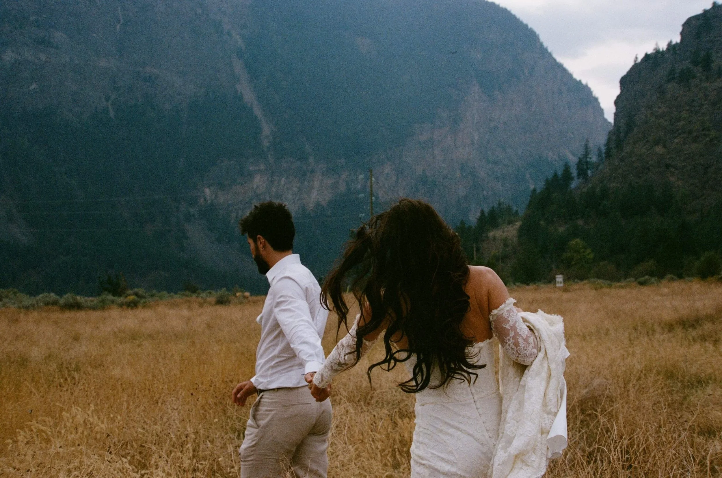 pemberton-field-wedding-boho-bridal-waves-nina-farrauto.jpeg