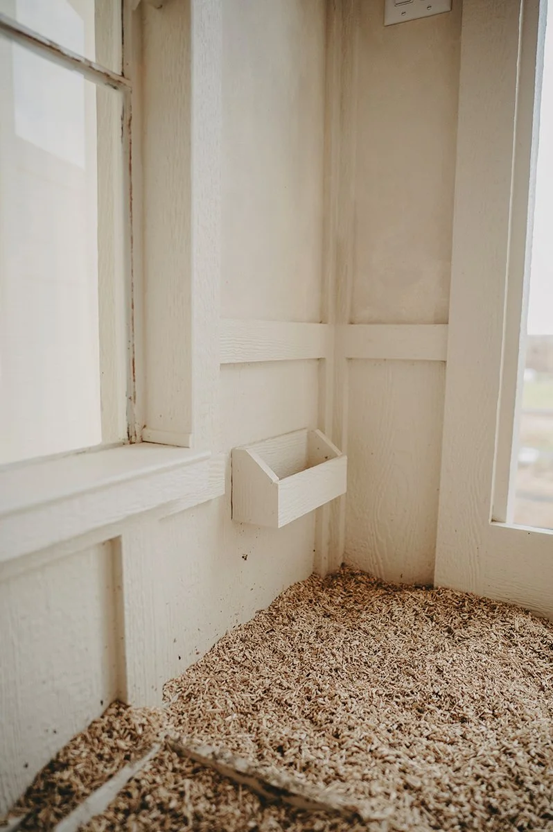 chateau-de-luvi-grubbly-farms-layer-calcium-feeder.jpg