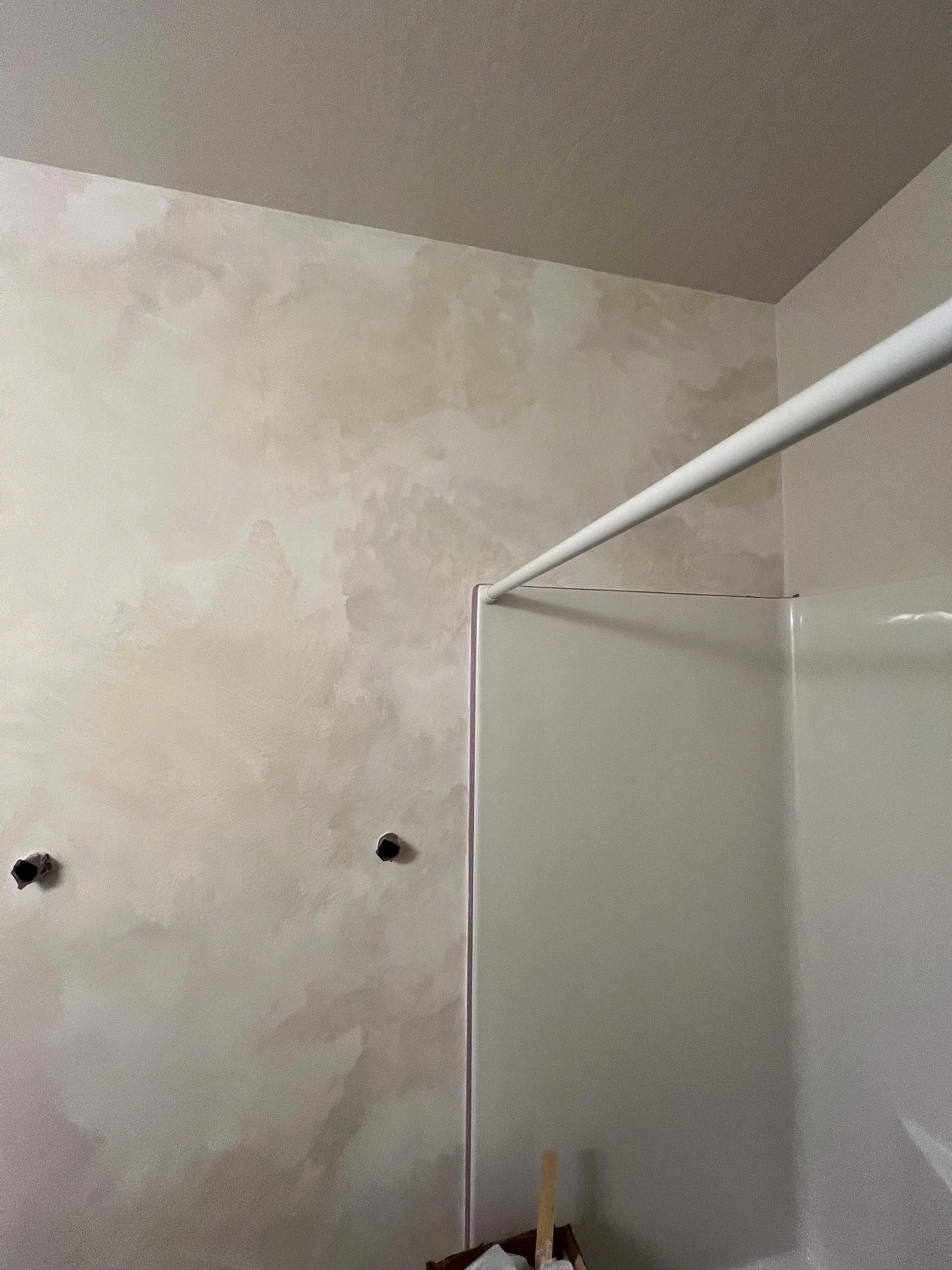 bathroom-accent-wall-limewash-colour-atelier-wabi-chevre.jpg