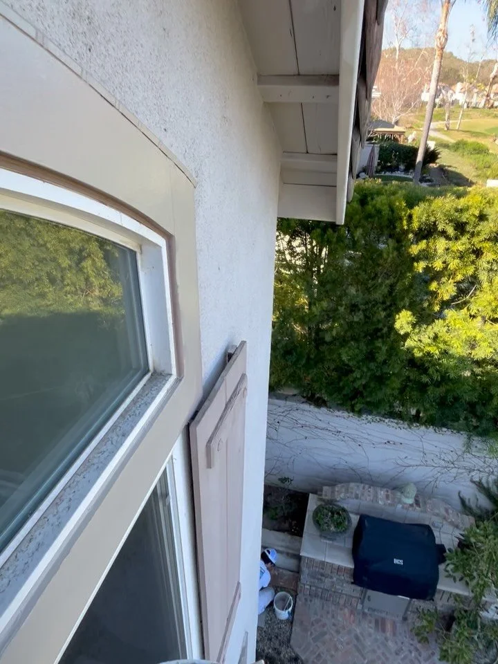 Painting Fascia&rsquo;s and Trim🎨
Color- Drifting DEC770 (Dunn Edward&rsquo;s)

Coto De Caza, Orange County 🍊 

#SoCalPainting #orangecounty #paintingservices #interiorpainting #exteriorpainting