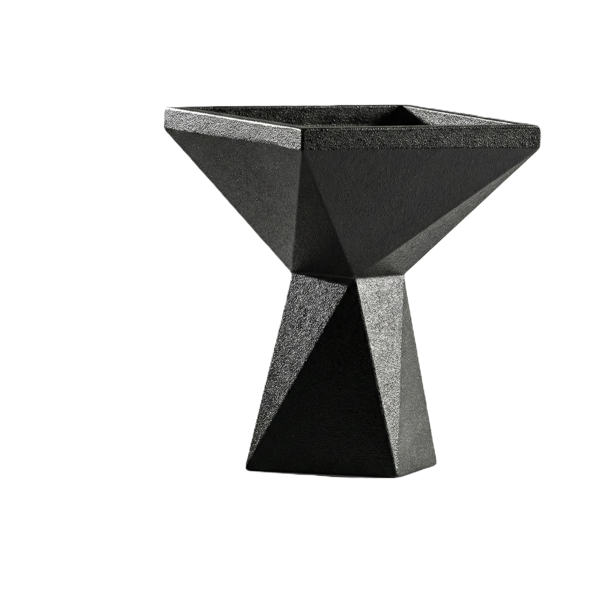 Fioriera verticale in metallo verniciato nero modello Capital, elemento architettonico sfaccettato per progetti contract e interior design.