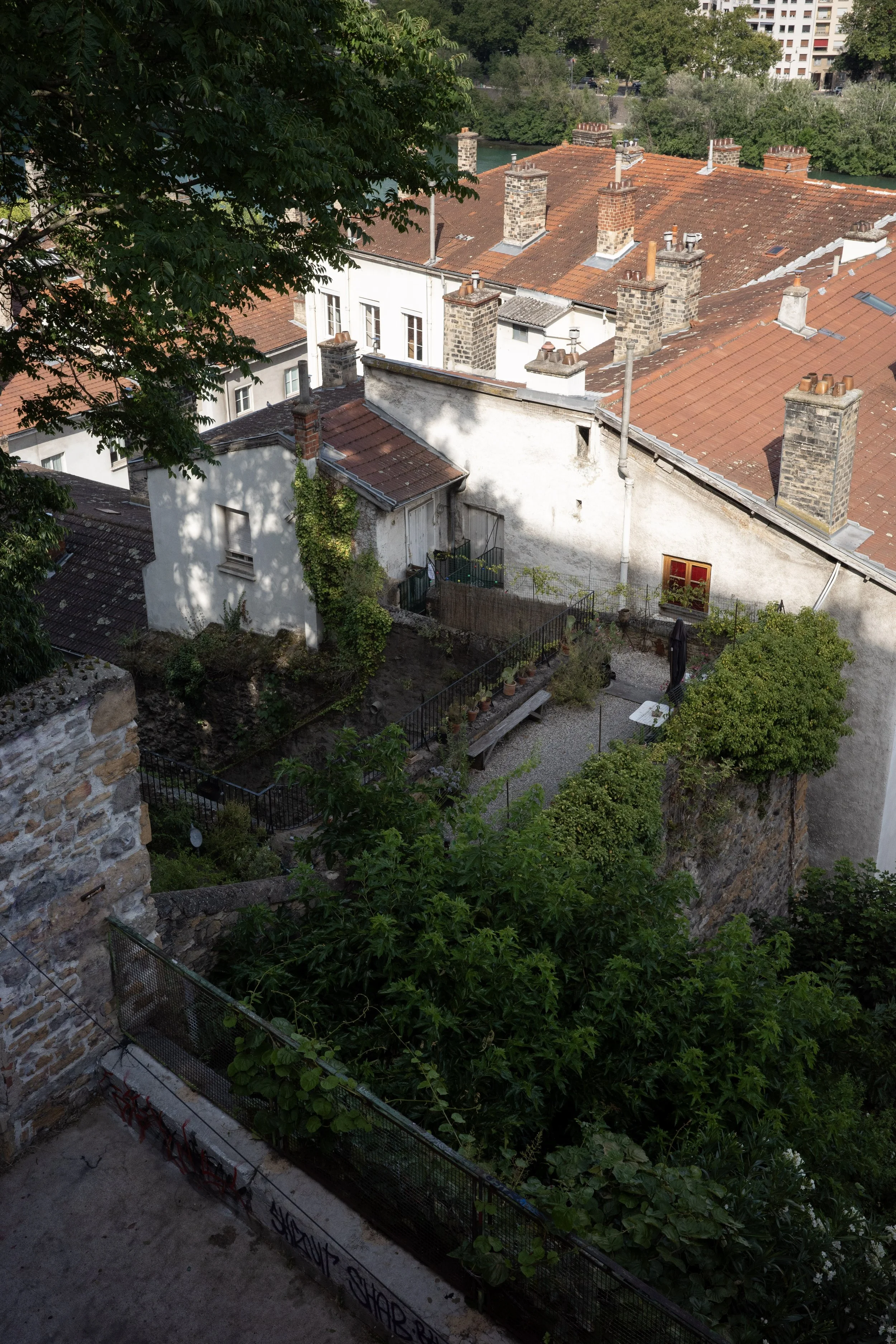 27-R0000717.jpg