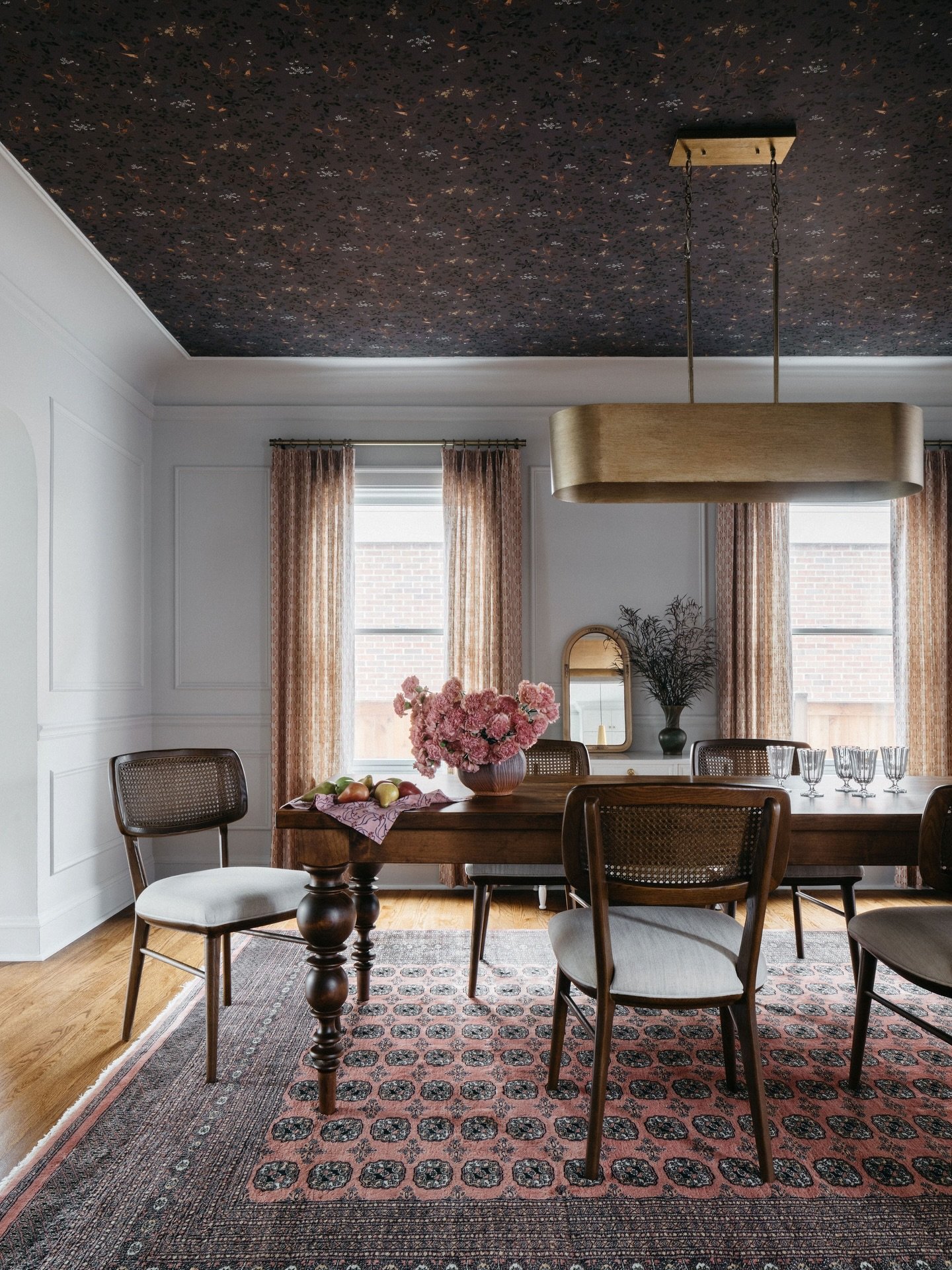 From a few of our favorite dining tables to yours, Happy Thanksgiving 🍁🦃🍽 

📷 @margaretrajic @heathertalbert @annieparishphoto 
Styling @studio_officer @kimberlyswedelius