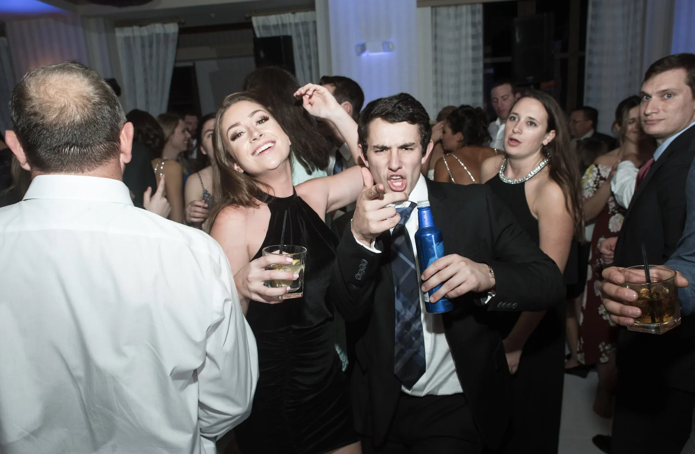 carl pose danceflor.webp