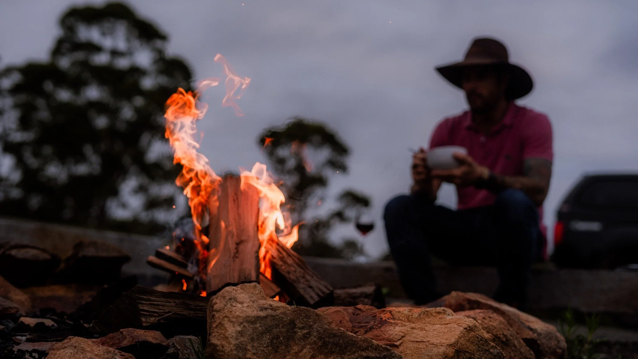 Evenings that linger long after the sun has set ✨

Firelight, quiet conversation, and nothing else to be anywhere for.