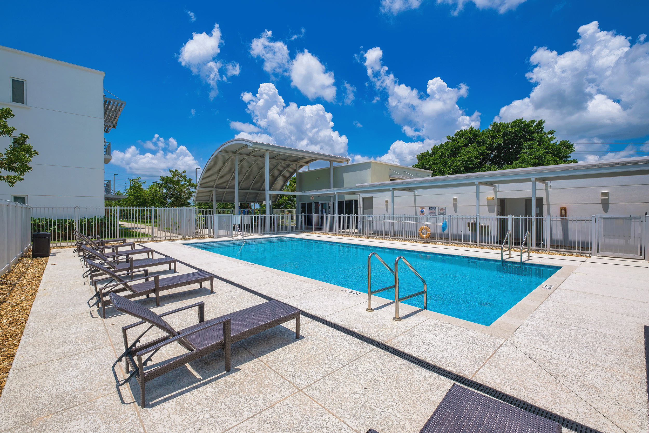 073-Pool-Area.png
