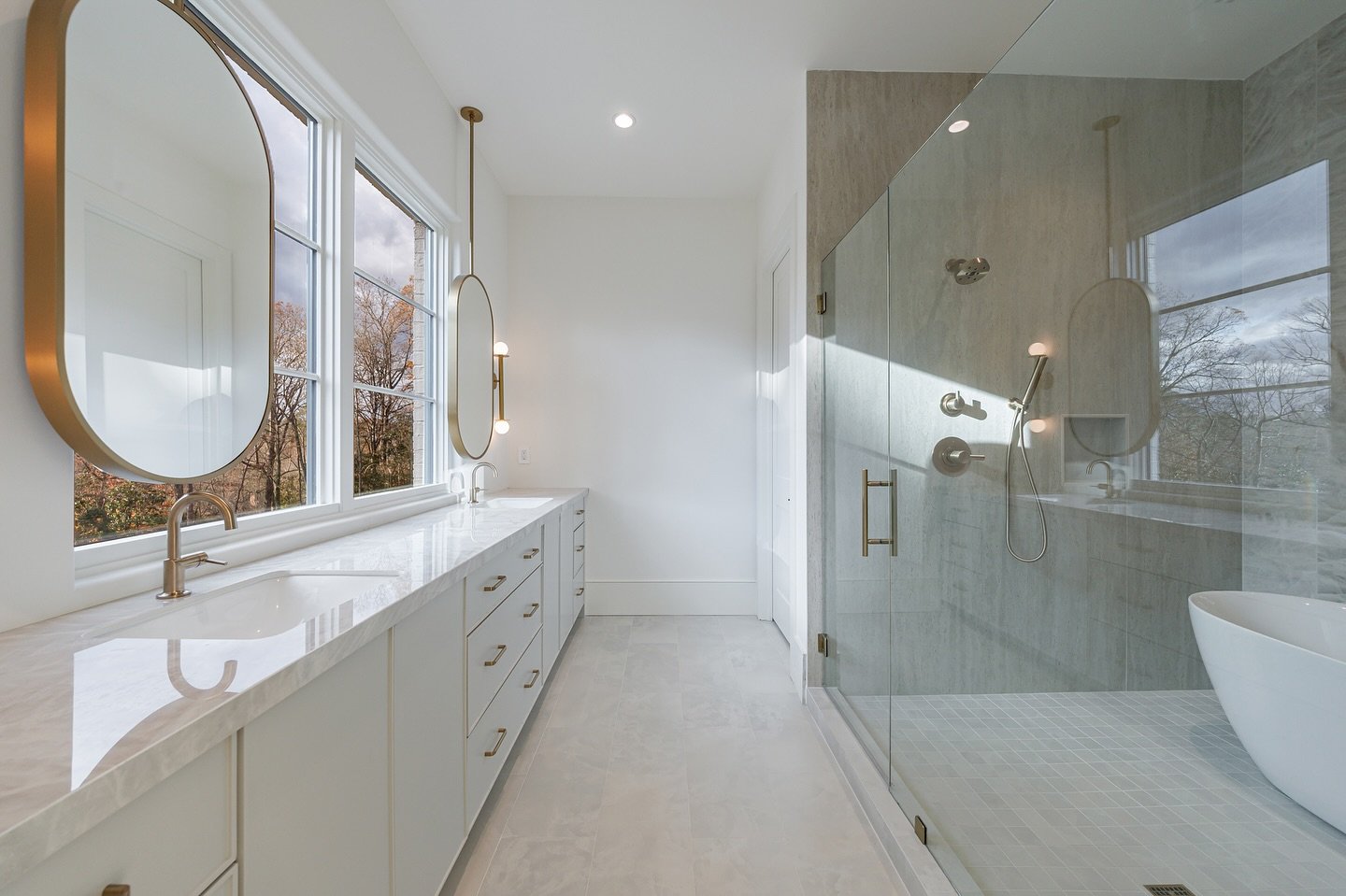 Designed to feel elevated from day one! This junior primary bath brings custom-home details, warm finishes, and a spa-like feel to everyday living.
&bull;
&bull;
#feinbrookconstruction #atlantacustomhomes #atlantahomebuilders #luxuryhomes #residental