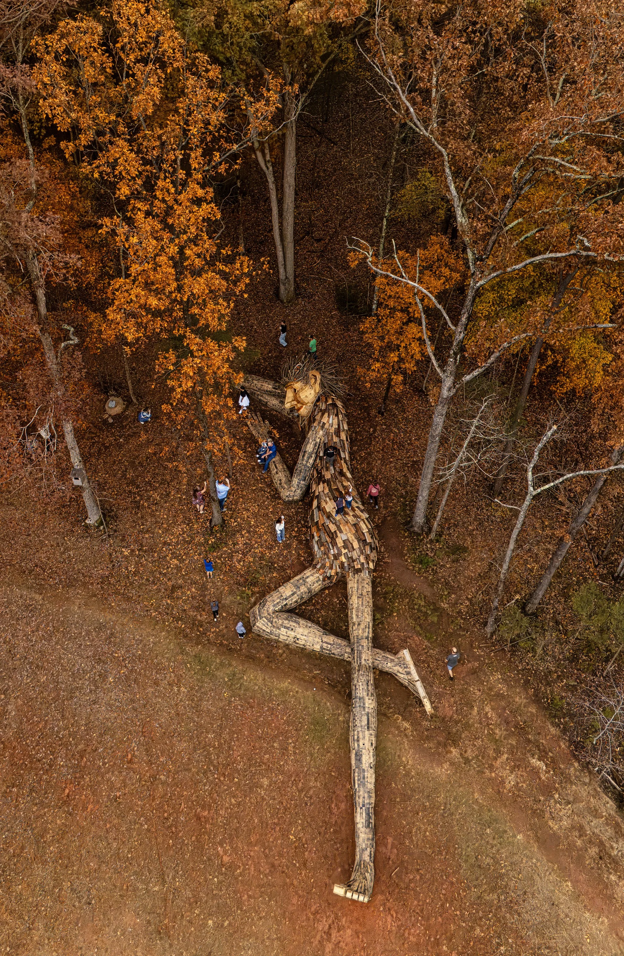 04_Big Pete with Visitors by Exploredinary.jpg