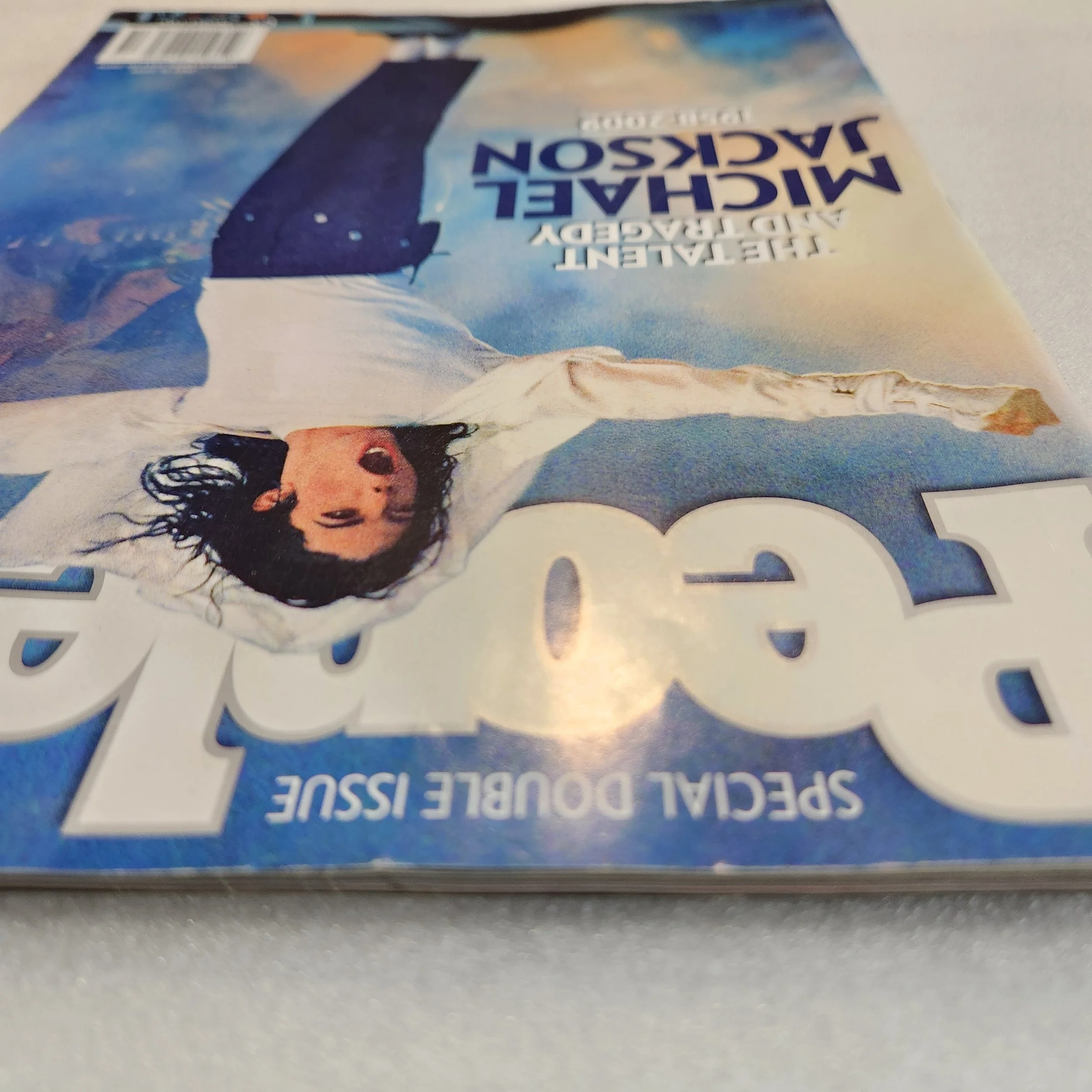 people-magazine-the-talent-and-tragedy-of-michael-jackson-1958-2009-09 (1)20260117-112836.jpg