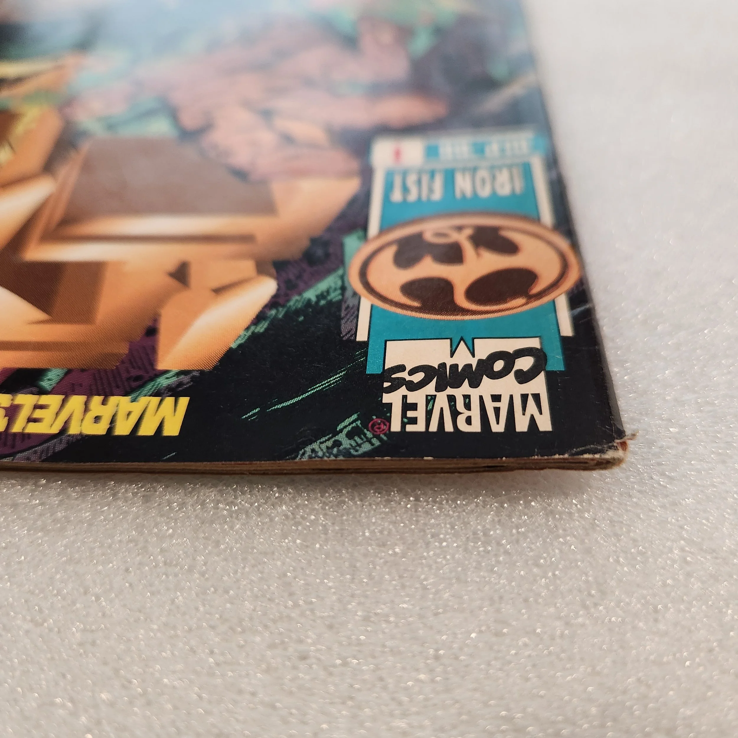 iron-fist-marvel-comics-96-gold-badge-issue-1-nm-mt-condition-08.jpg