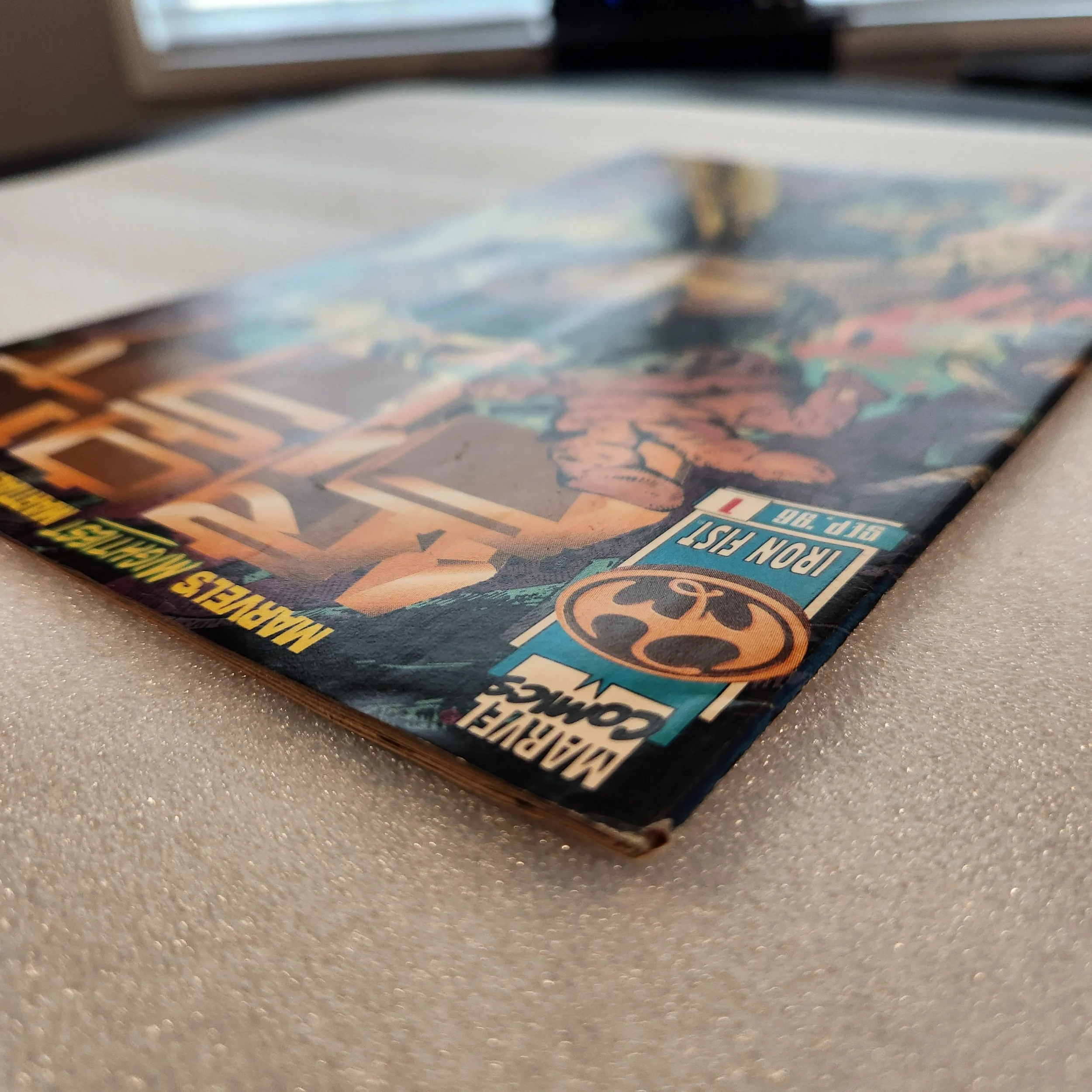 iron-fist-marvel-comics-96-gold-badge-issue-1-nm-mt-condition-07.jpg