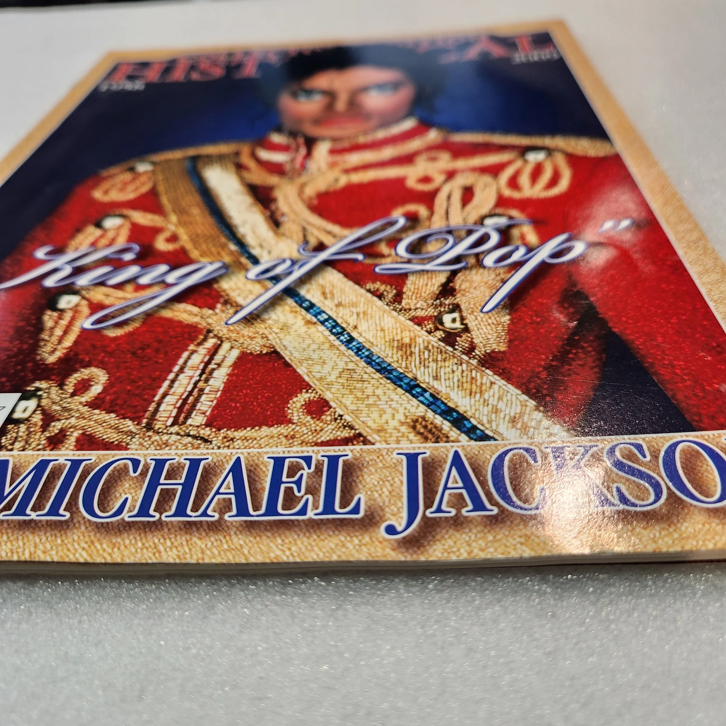 historical-magazine-collectors-edition-king-of-pop-michael-jackson-02.jpg