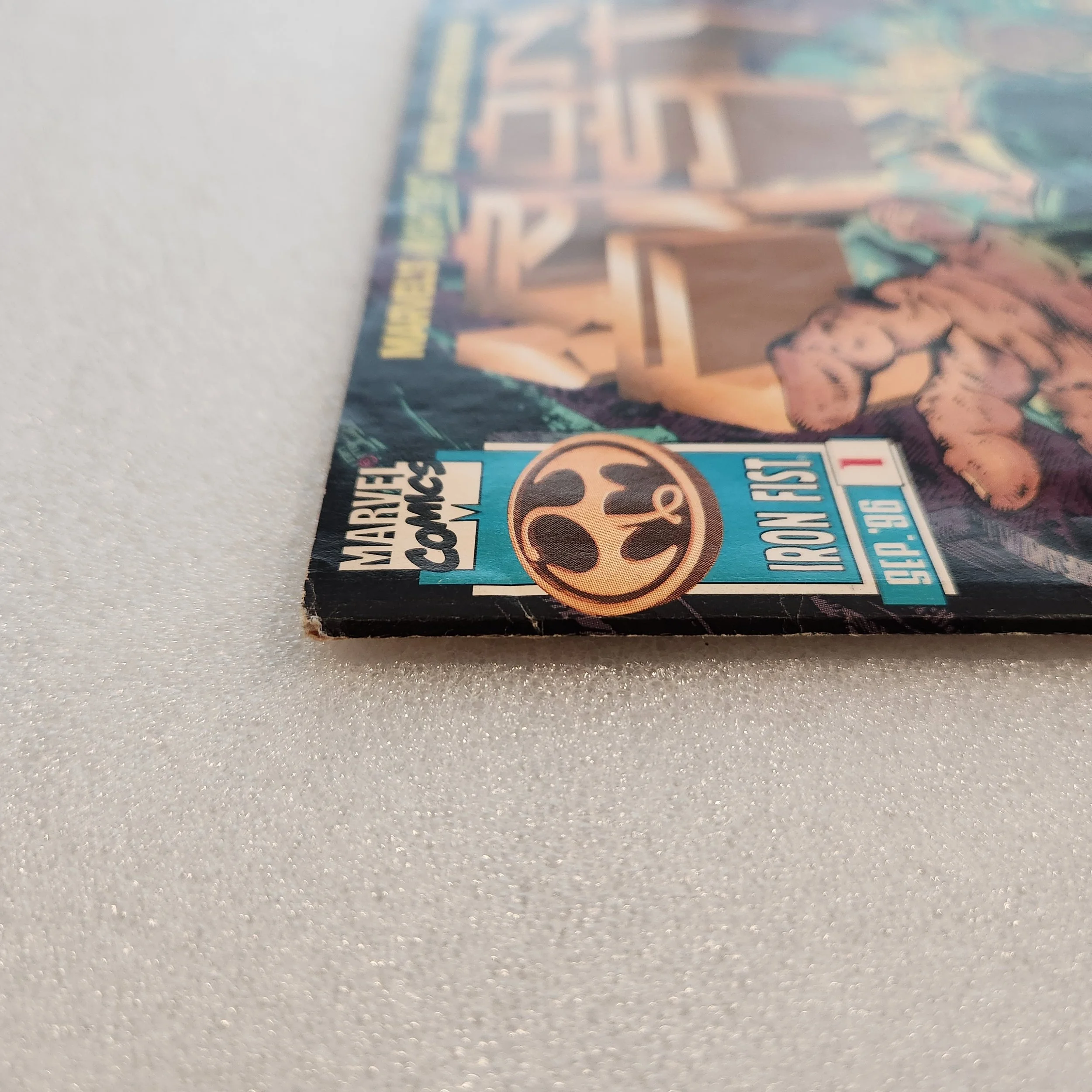 iron-fist-marvel-comics-96-gold-badge-issue-1-nm-mt-condition-06.jpg