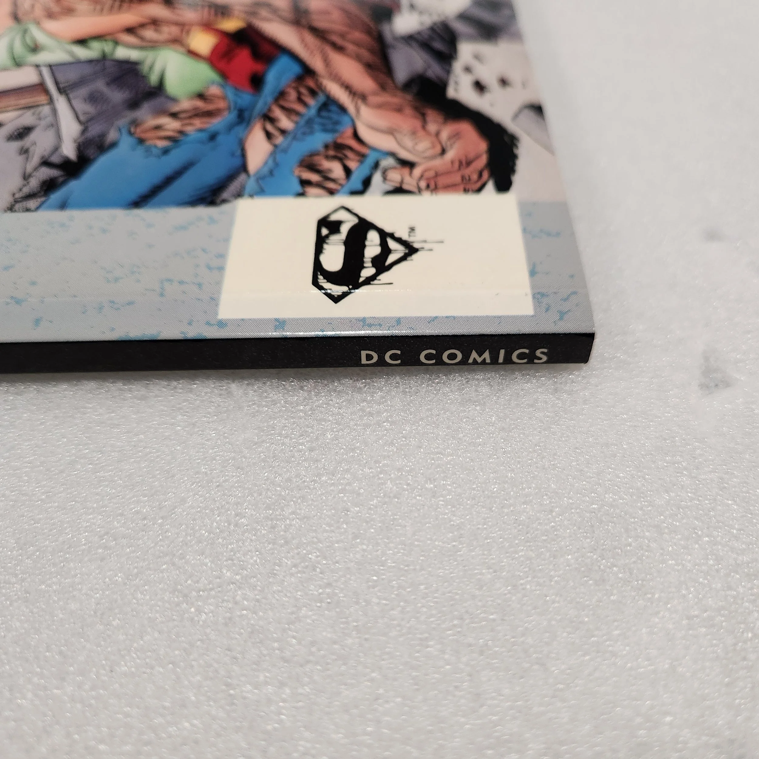 dc-comics-the-death-of-superman-blue-logo-mint-condition-09 (1)20260119-154156.jpg