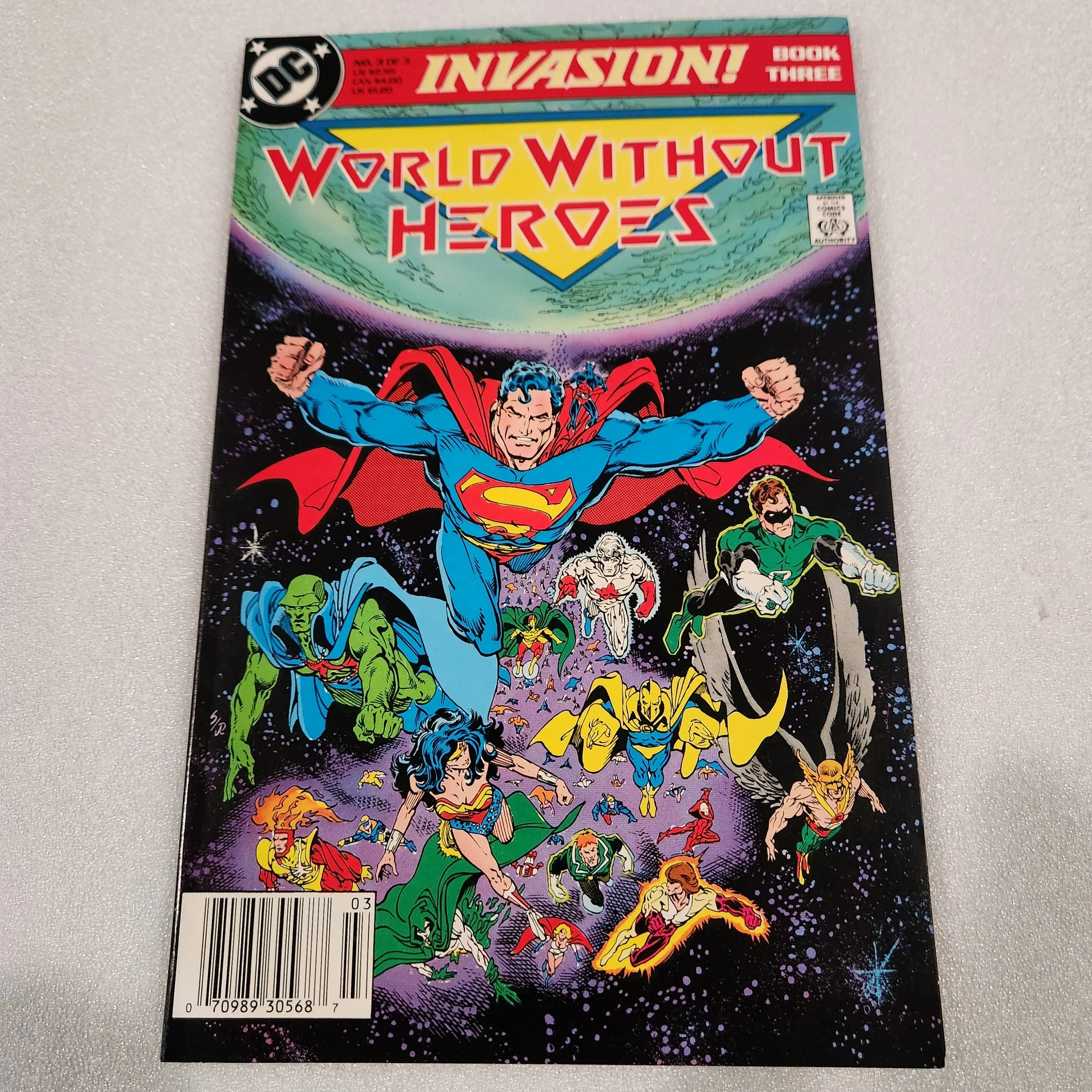 DC Comics 'Invasion! Book 3 of 3 - Near Mint - Mint