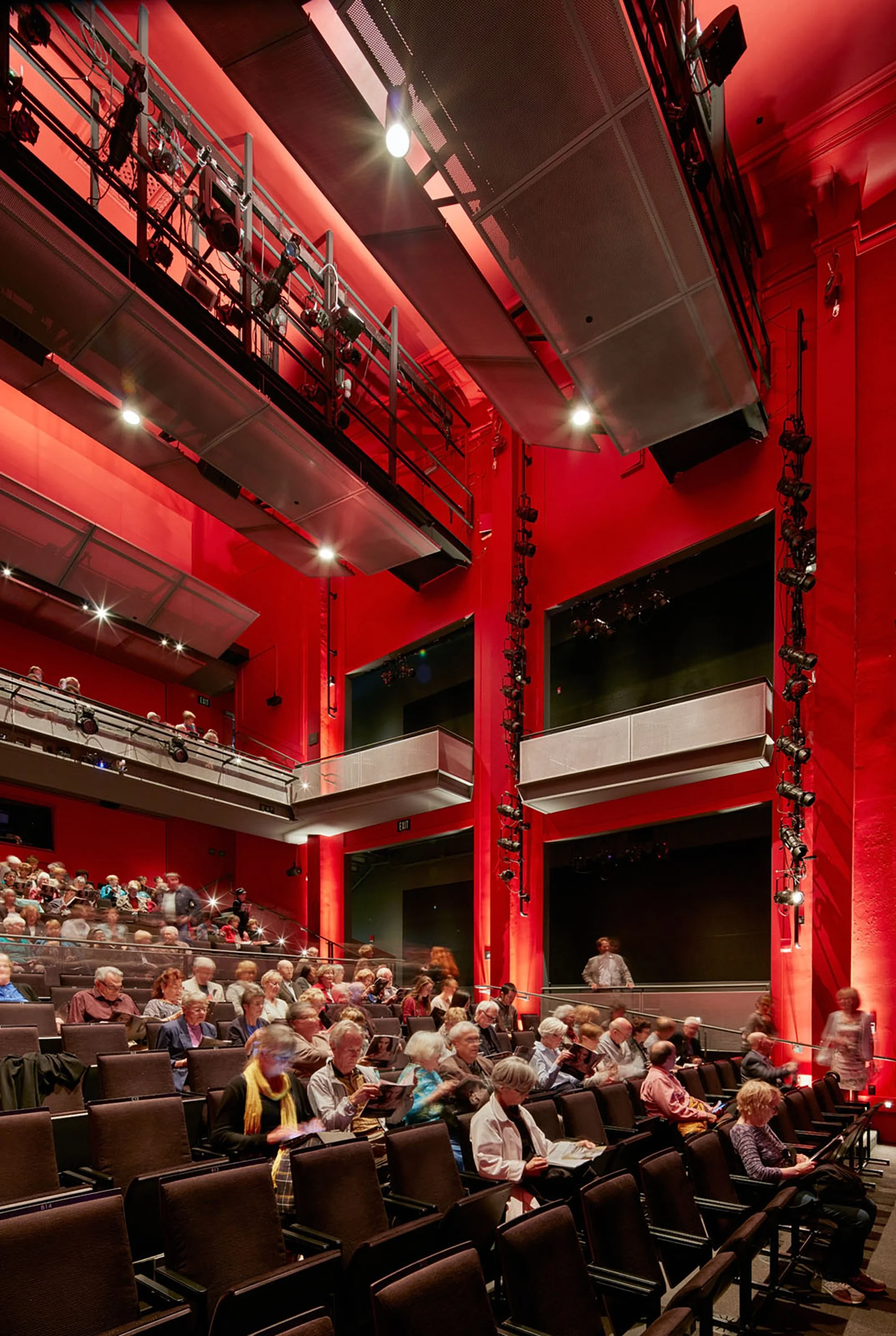 A Historic Cinema becomes a Contemporary Stage