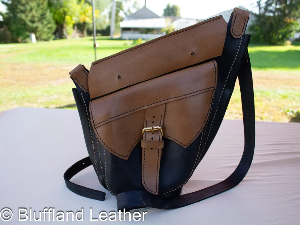 Handmade Leather Dakotah Crossbody Black, Crossbody Bag, Hand Stitched, Gift for Her