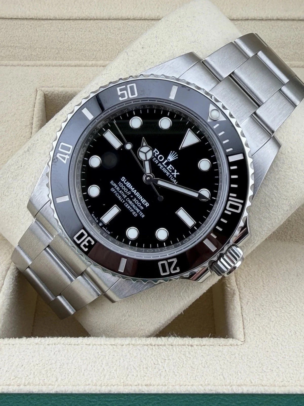 158003069927-01.jpg